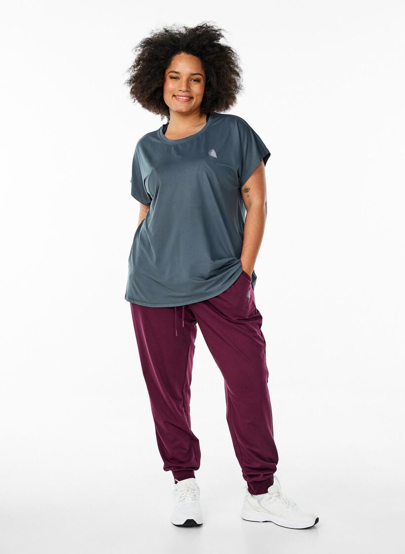 Effen gekleurd trainingsshirt, Urban Chic, Model