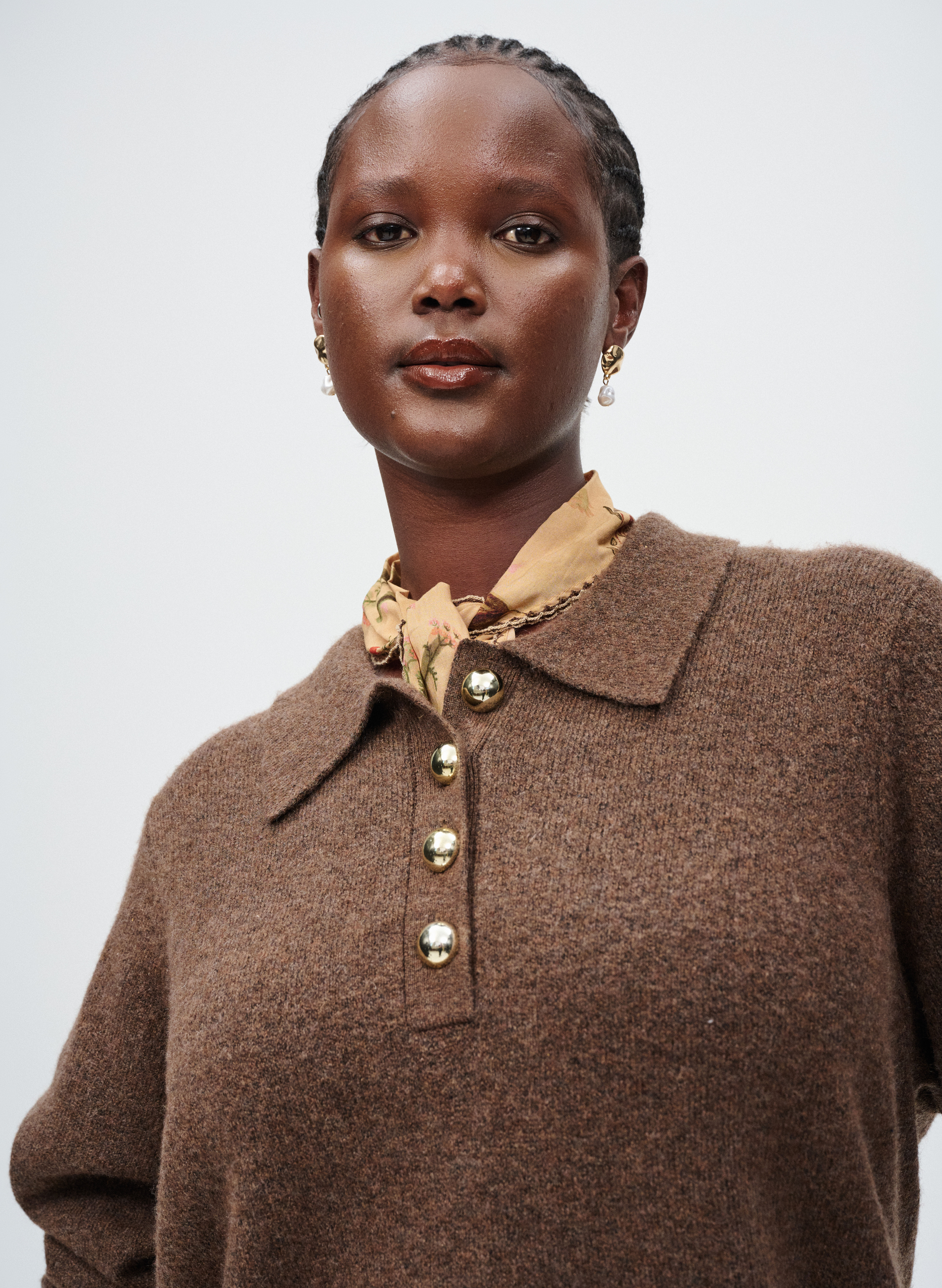 ZizziGebreide jurk met gouden knopen, , Model