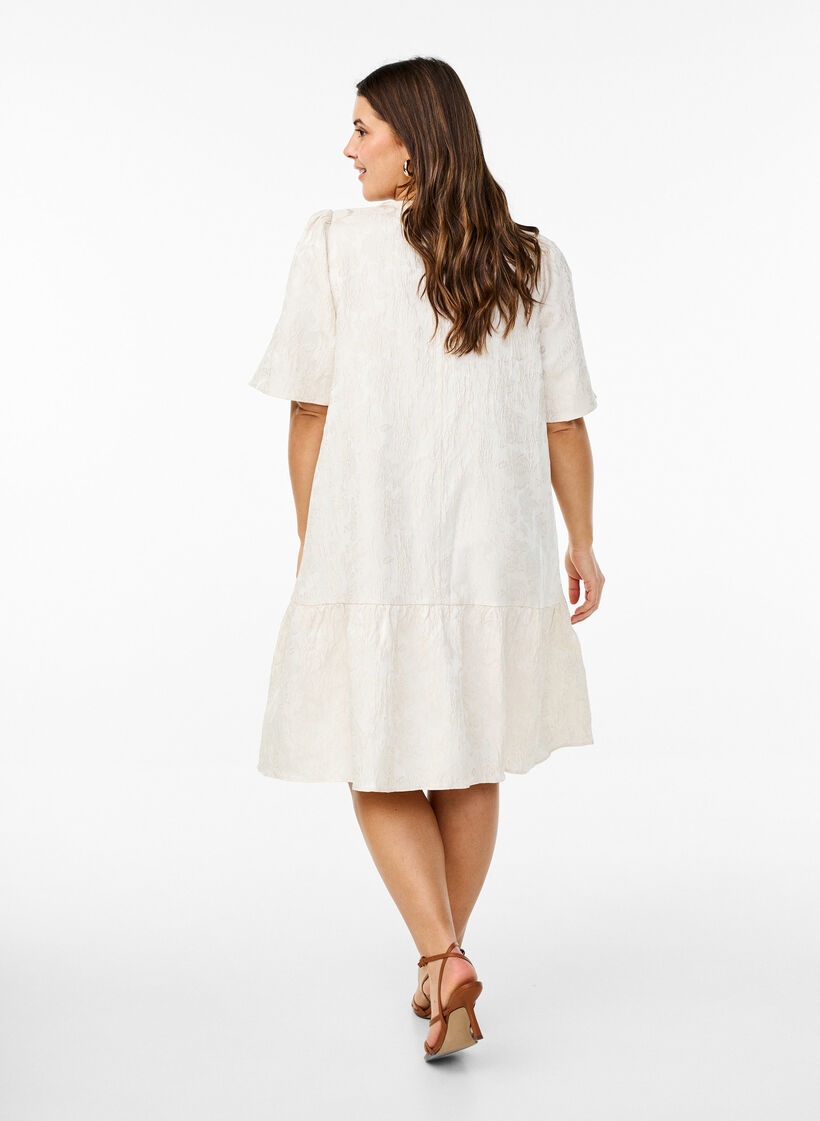 Jacquard jurk tot op de knie met korte mouwen, Whisper White, Model