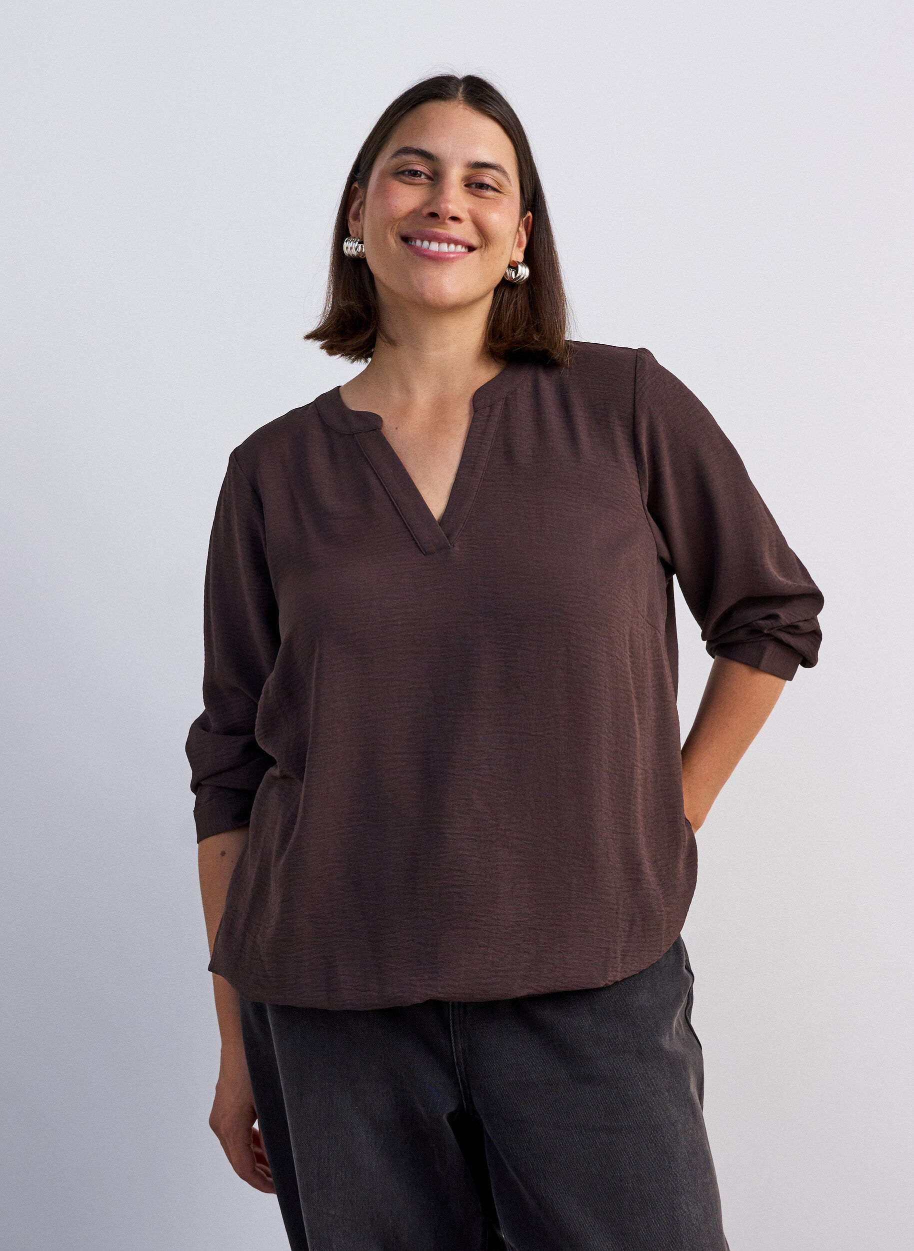 Blouse met ballonsilhouet en V-hals, Bruin, Model
