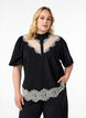 Blouse met korte mouwen en kanten details, Zwart, Model image number 0