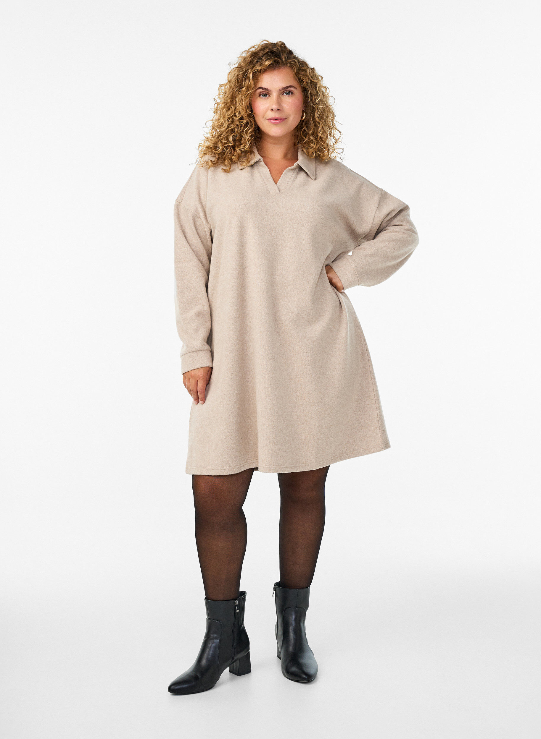 Knie-lange jerseyjurk met een V-hals en kraag, Beige, Model