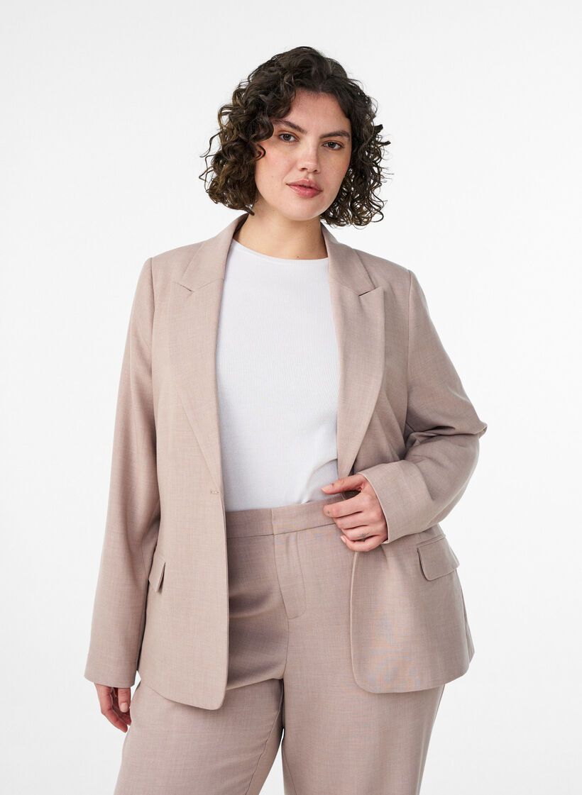 Blazer classique avec fermeture &agrave; bouton unique et poches, Beige, Model image number 0