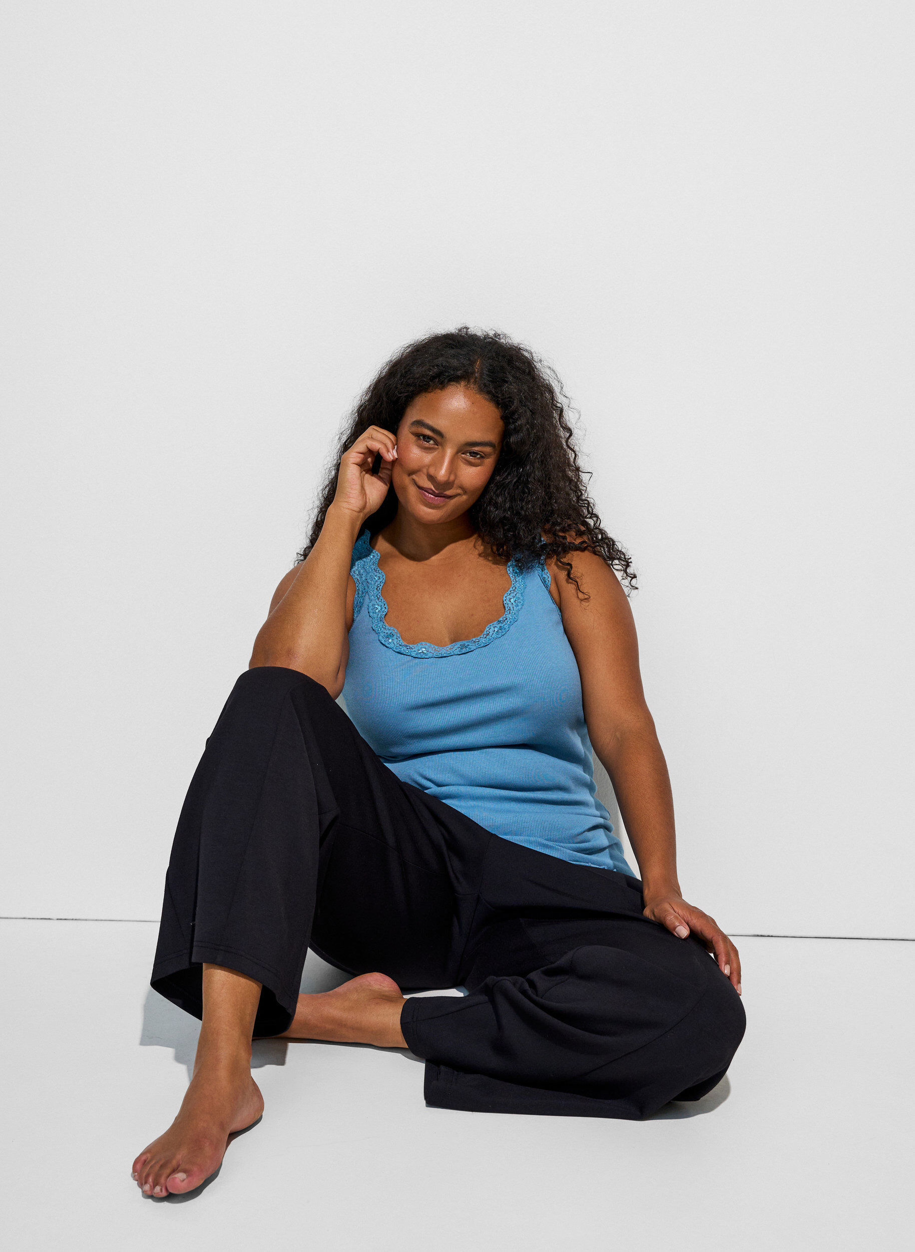 Top met kant, Blauw, Model