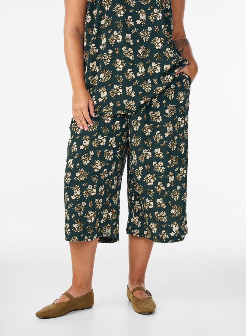 Top met print en V-hals, Groen, Model image number 2