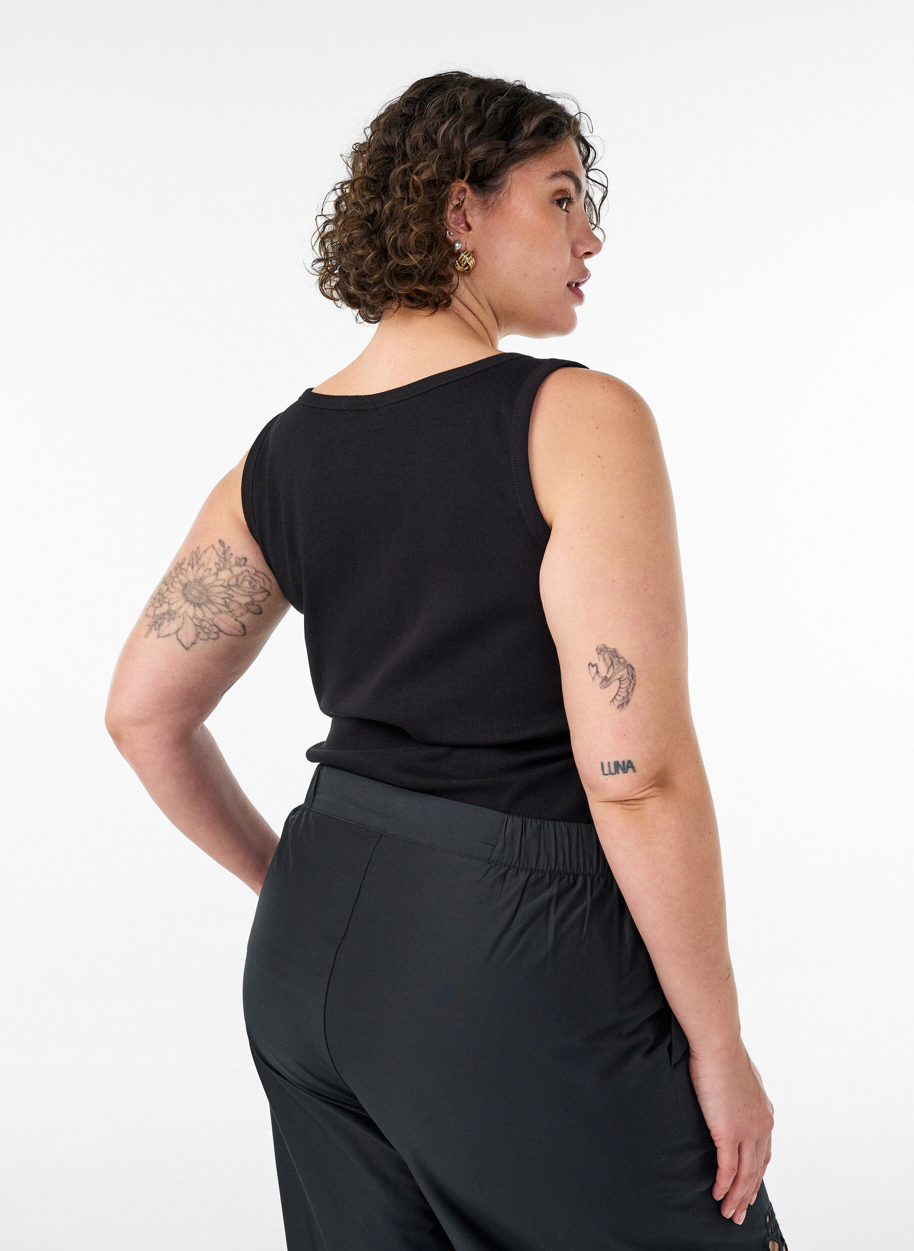 ZizziNauwsluitende top met motief, Zwart, Model image number 2