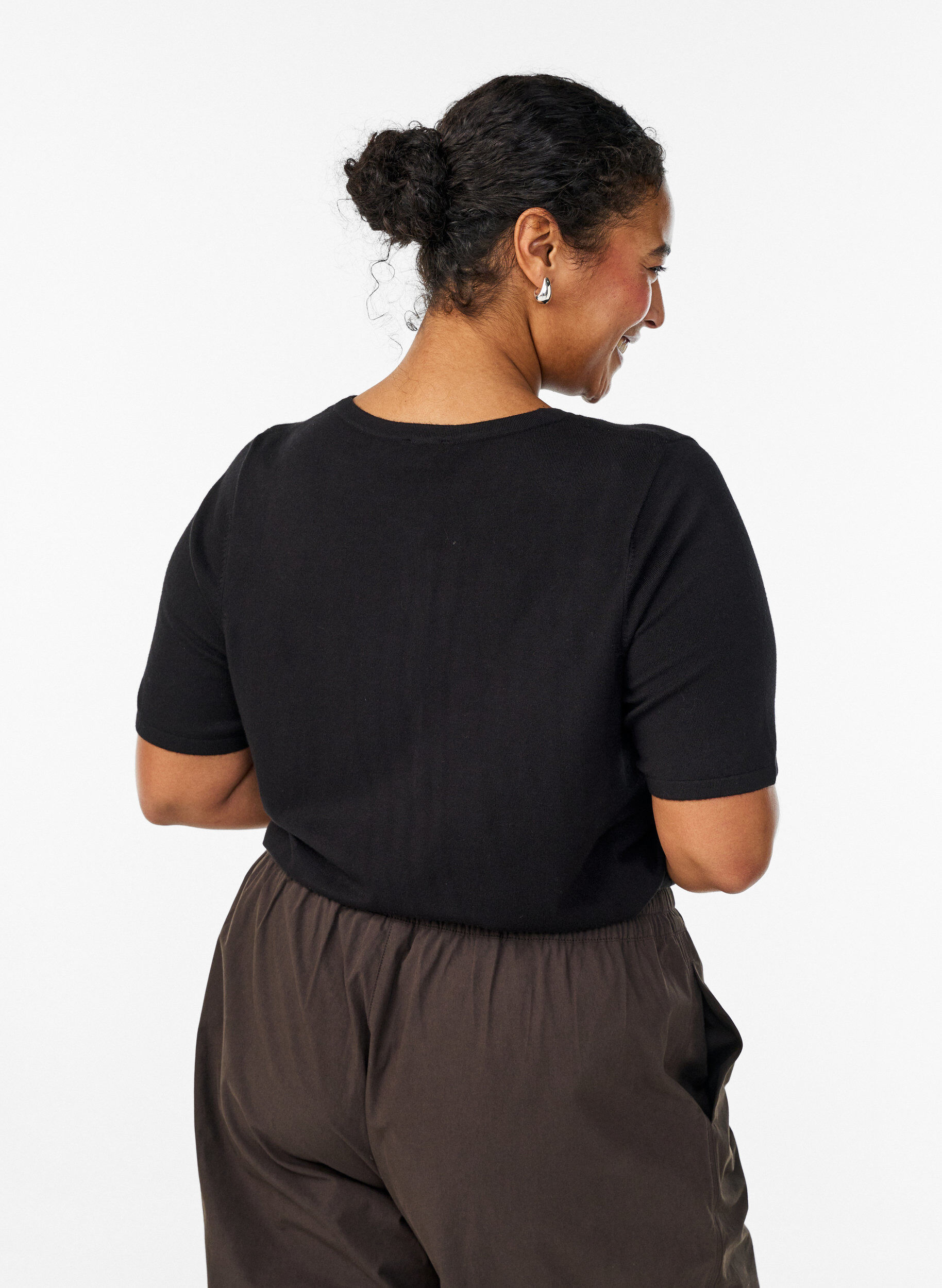 ZizziKort&auml;rmede gebreide vest van viscose, Zwart, Model image number 2