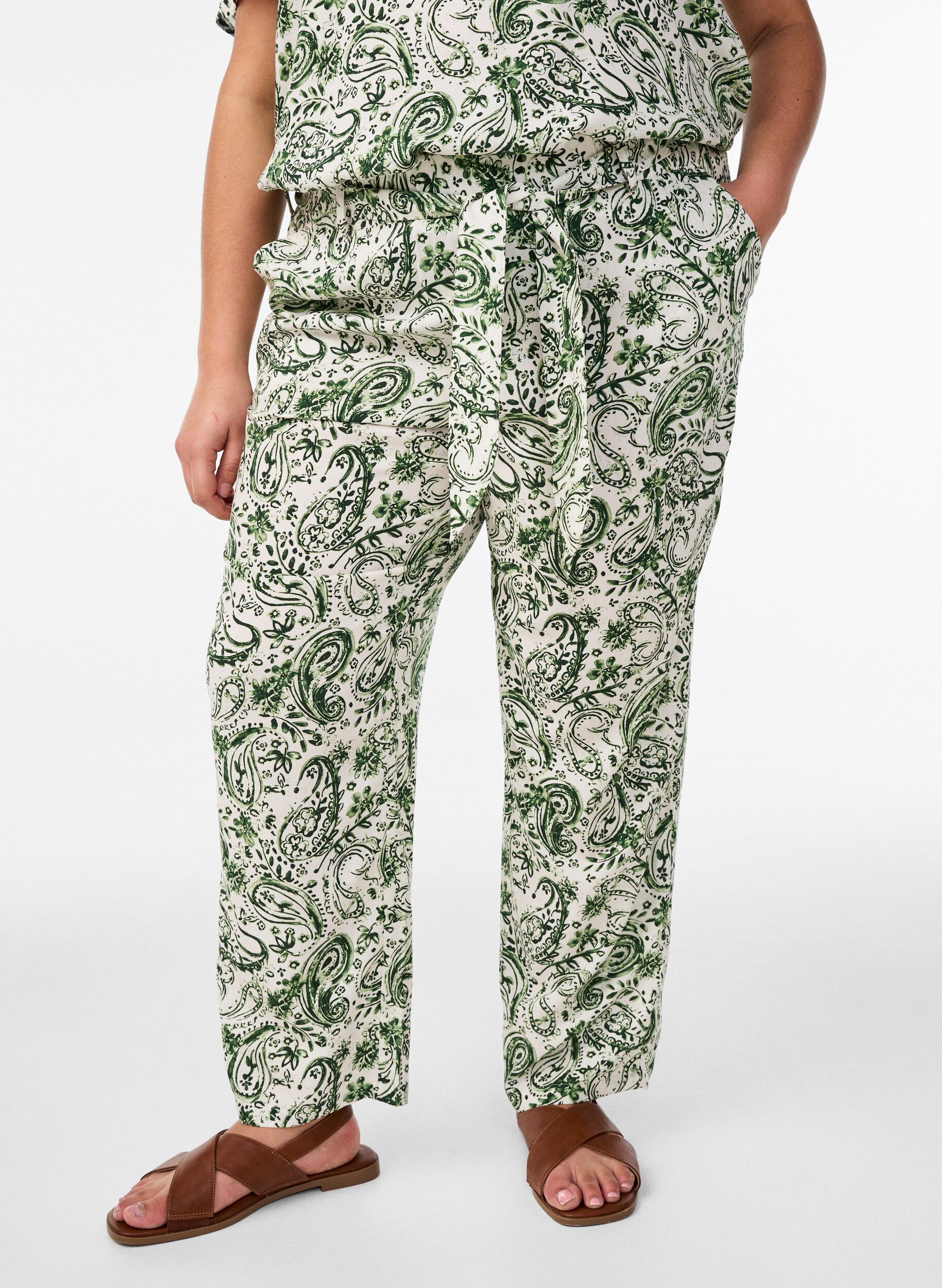 Zizzi Pantalon taille haute en viscose, Vert, Model image number 2