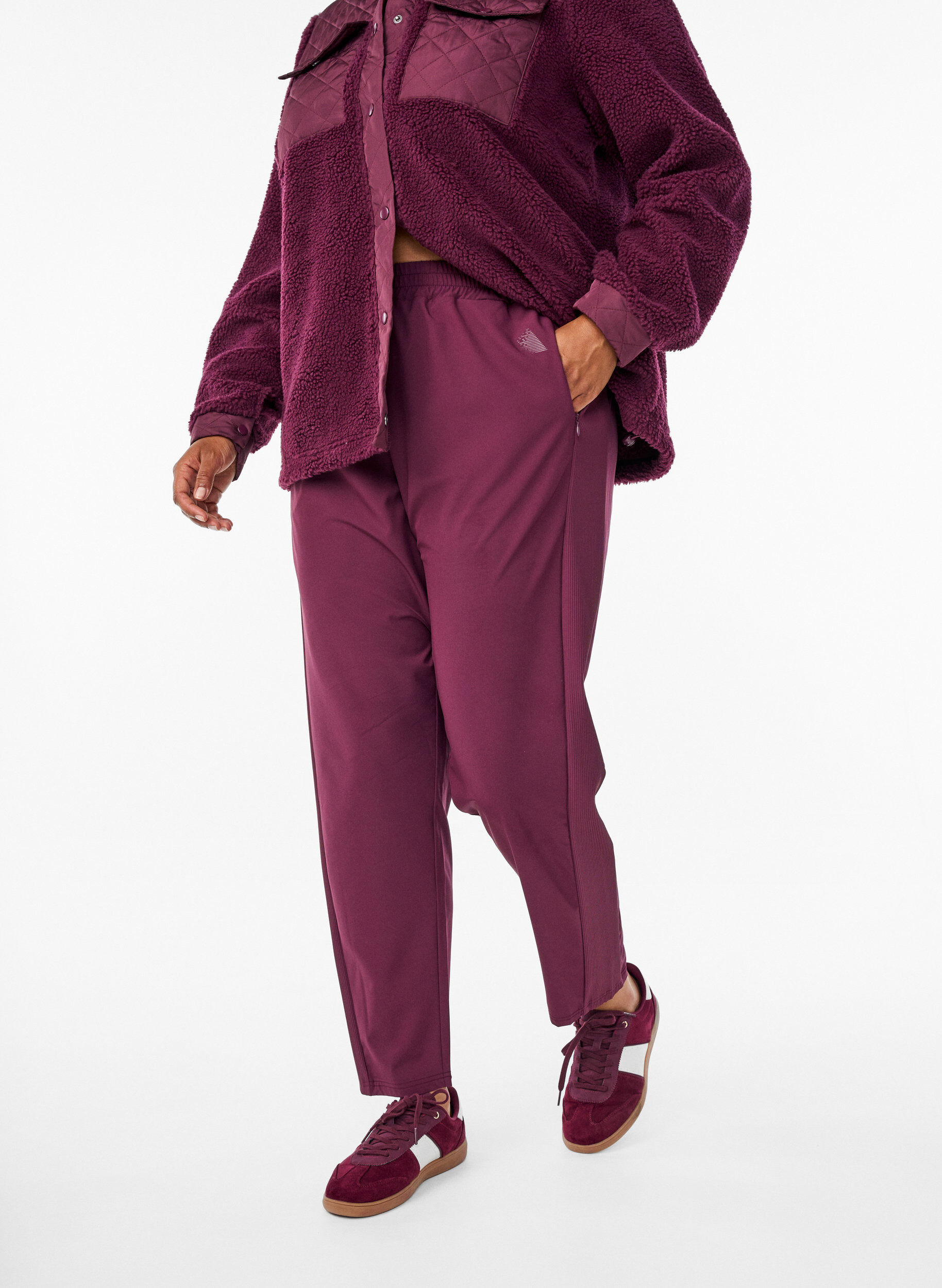 ZizziLichte trainingsbroek met zakken, Rood, Model image number 2