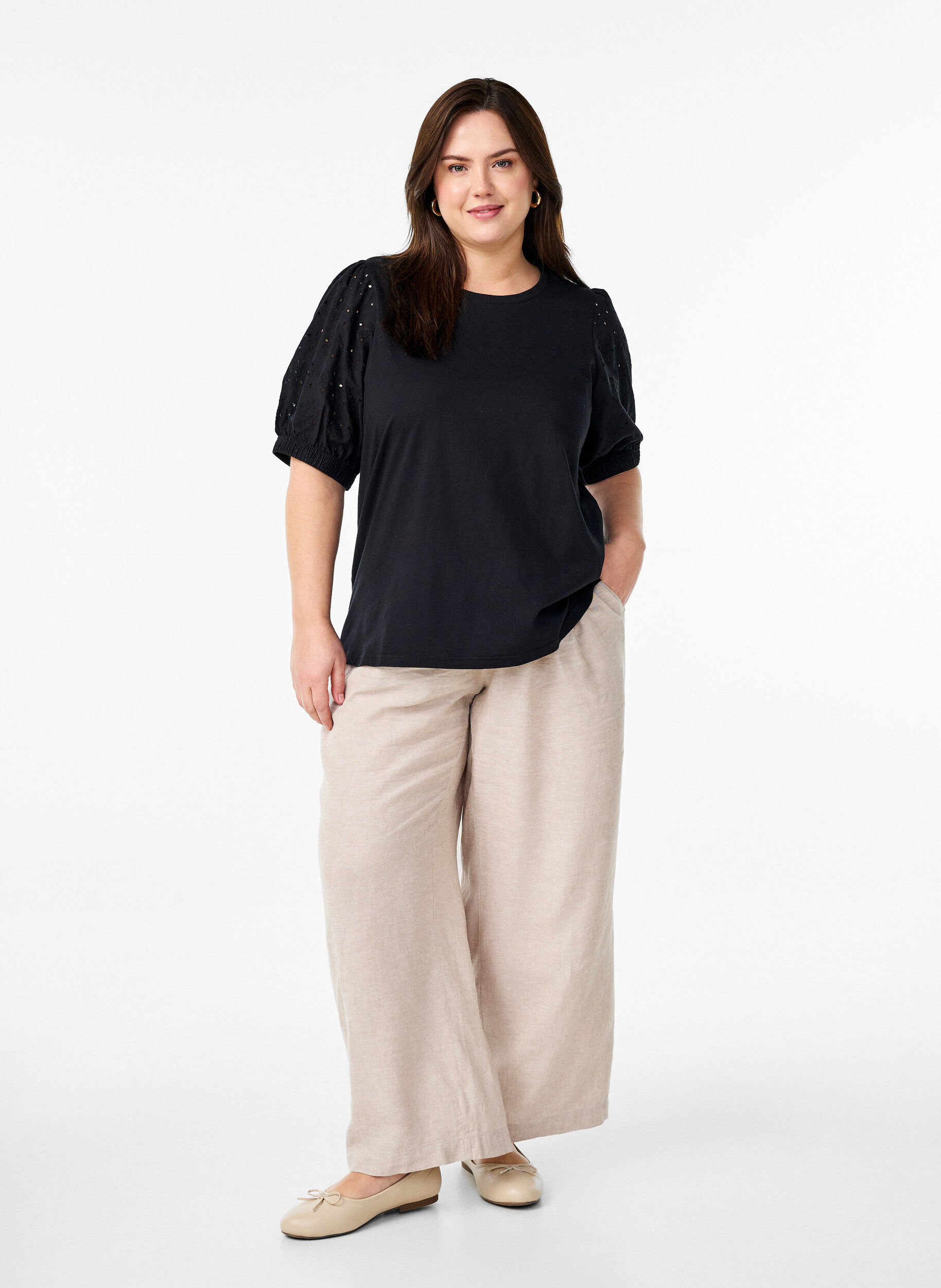 ZizziT-shirt met mouwen van broderie anglaise, Zwart, Model image number 1