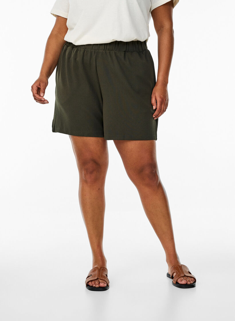 Korte broek met losse pasvorm en zakken, Groen, Model image number 2