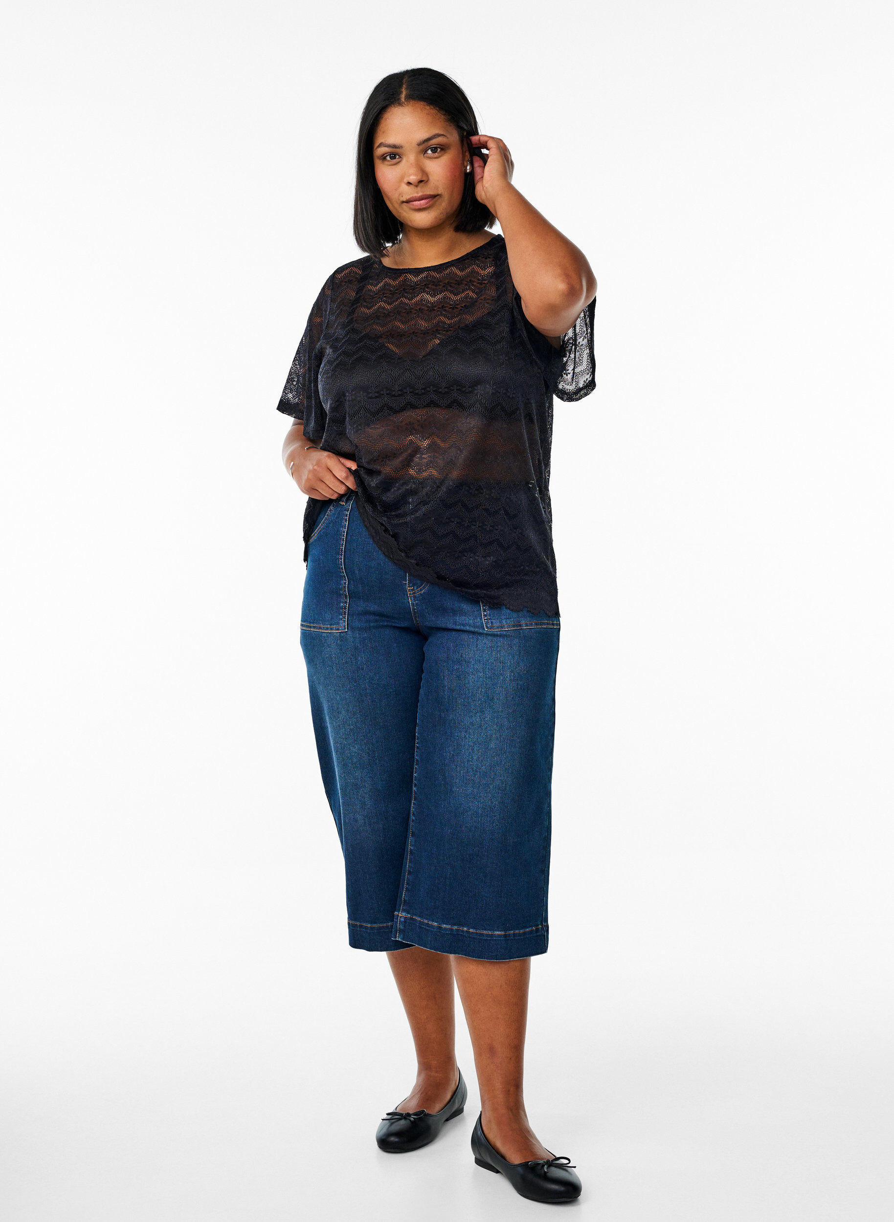 ZizziKantblouse met korte mouwen en gegolfde zoom, Zwart, Model image number 1