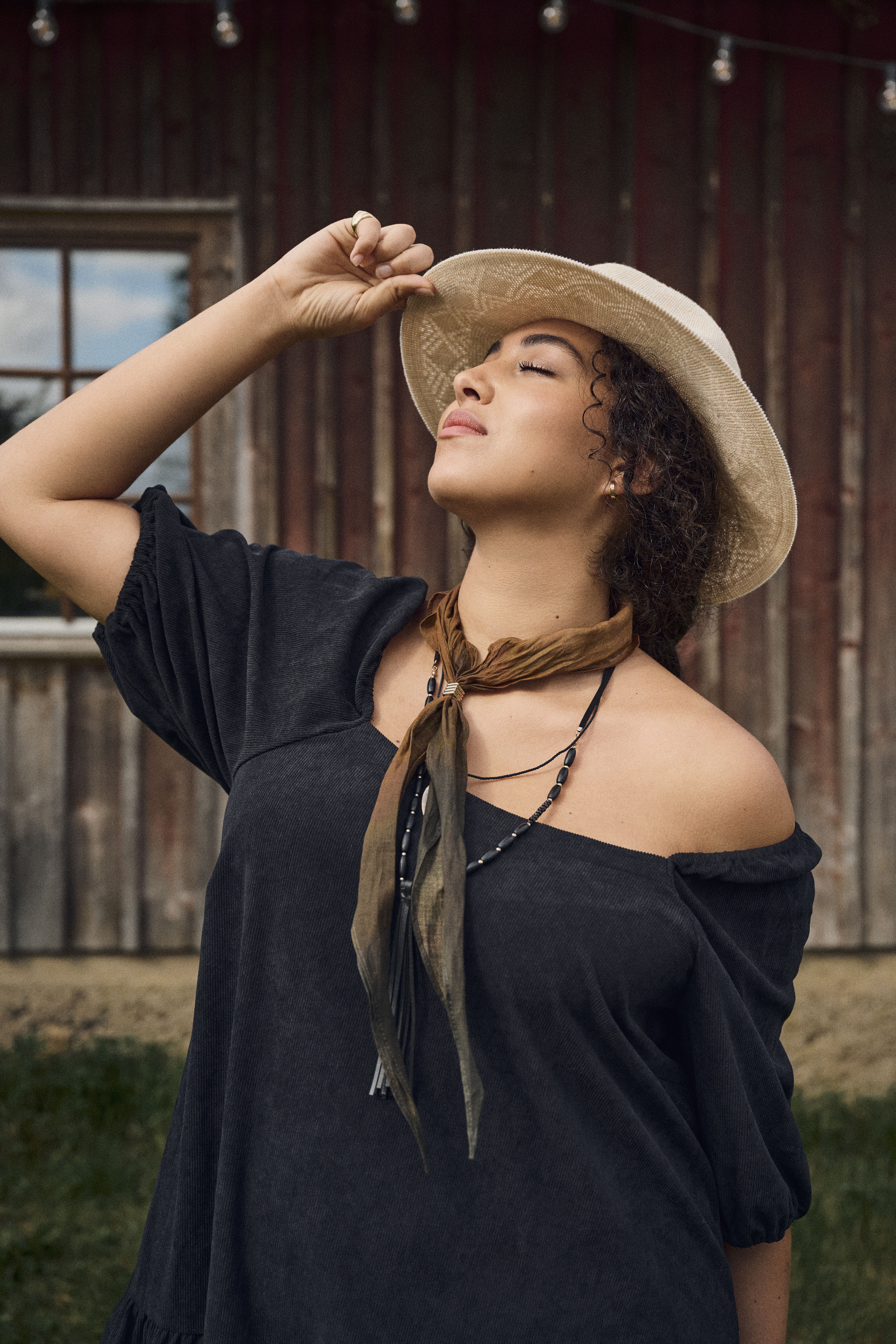 ZizziFluwelen jurk met vierkante halslijn, , Model