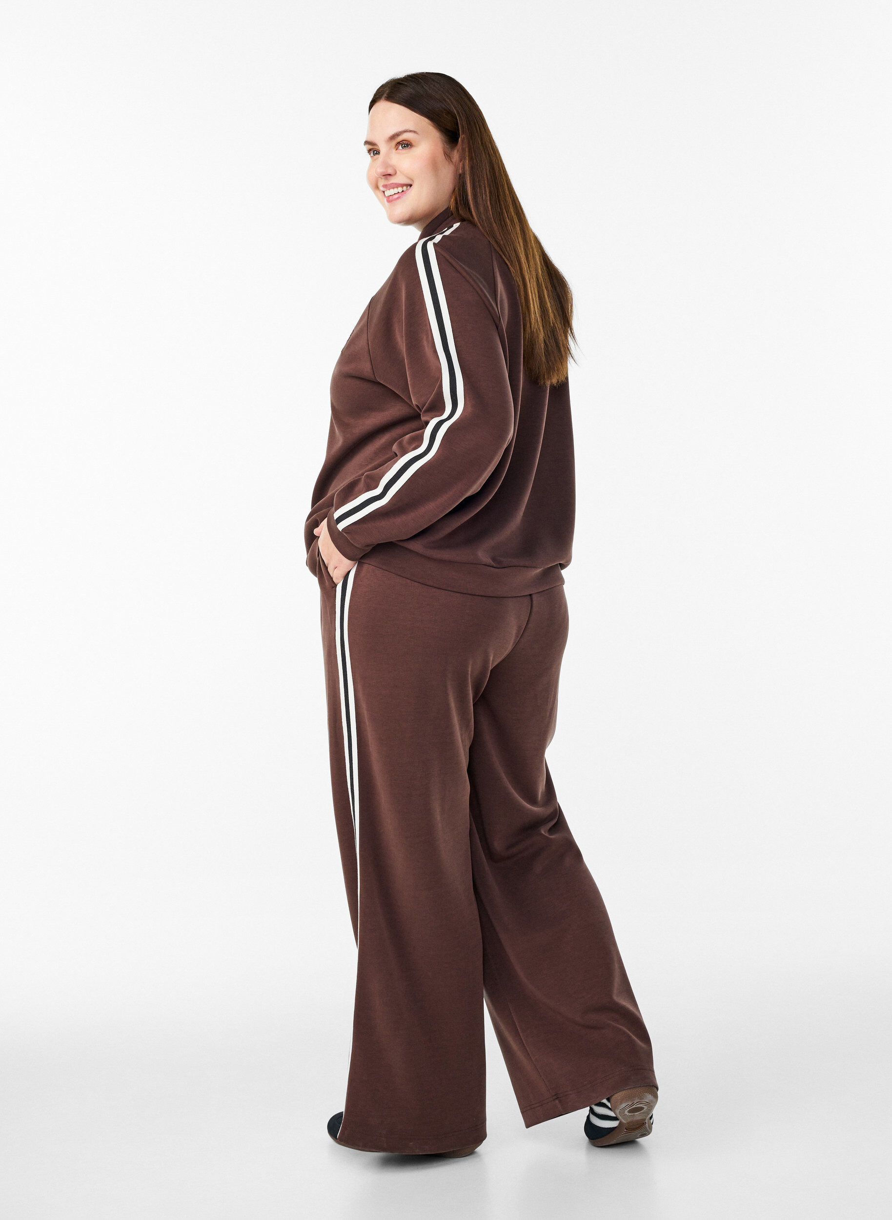 ZizziLosse trainingbroek met een high waist en streepdessin, Bruin, Model image number 2