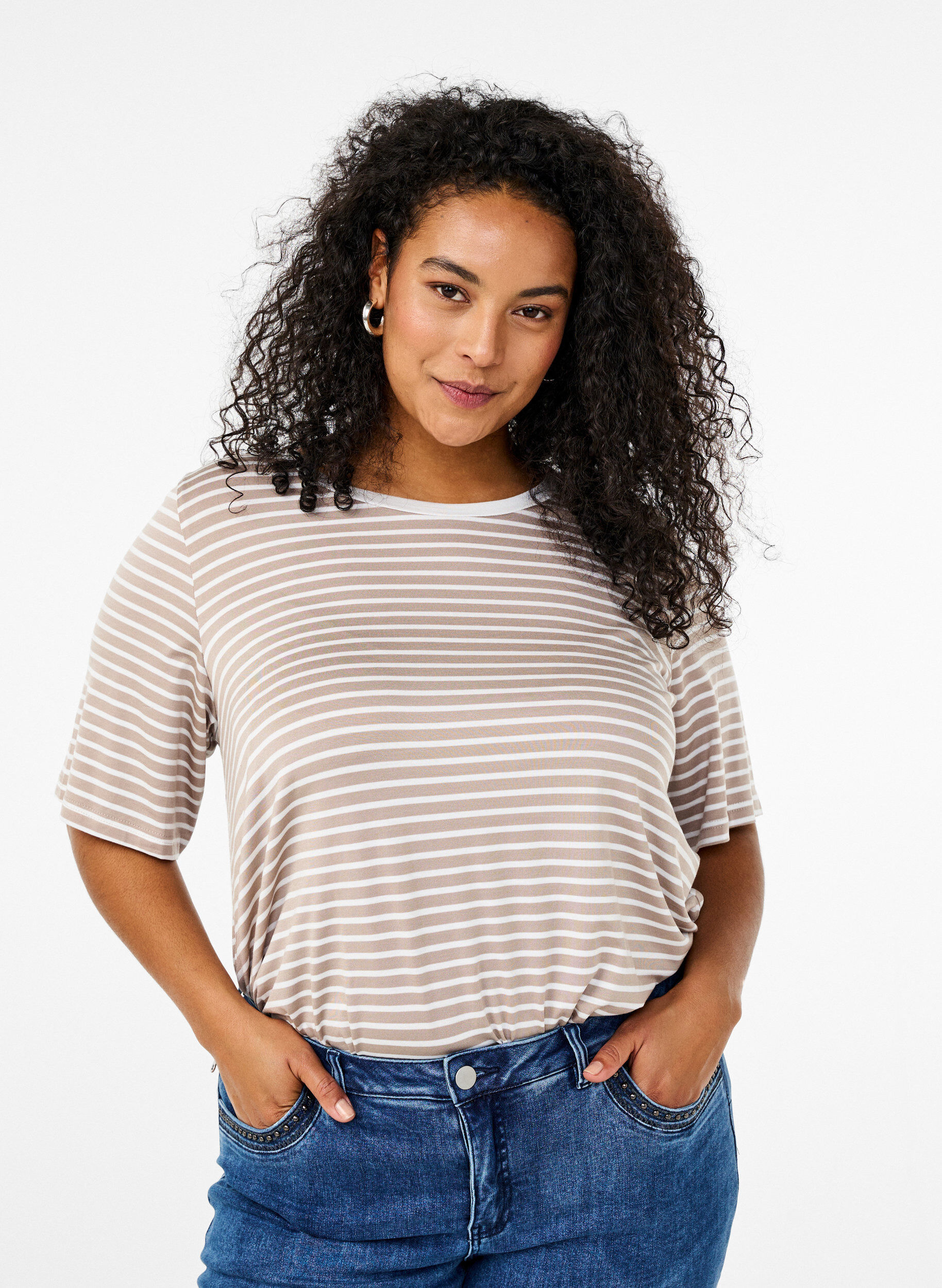 T-shirt met TENCEL&trade; Lyocell en strepen, Beige, Model