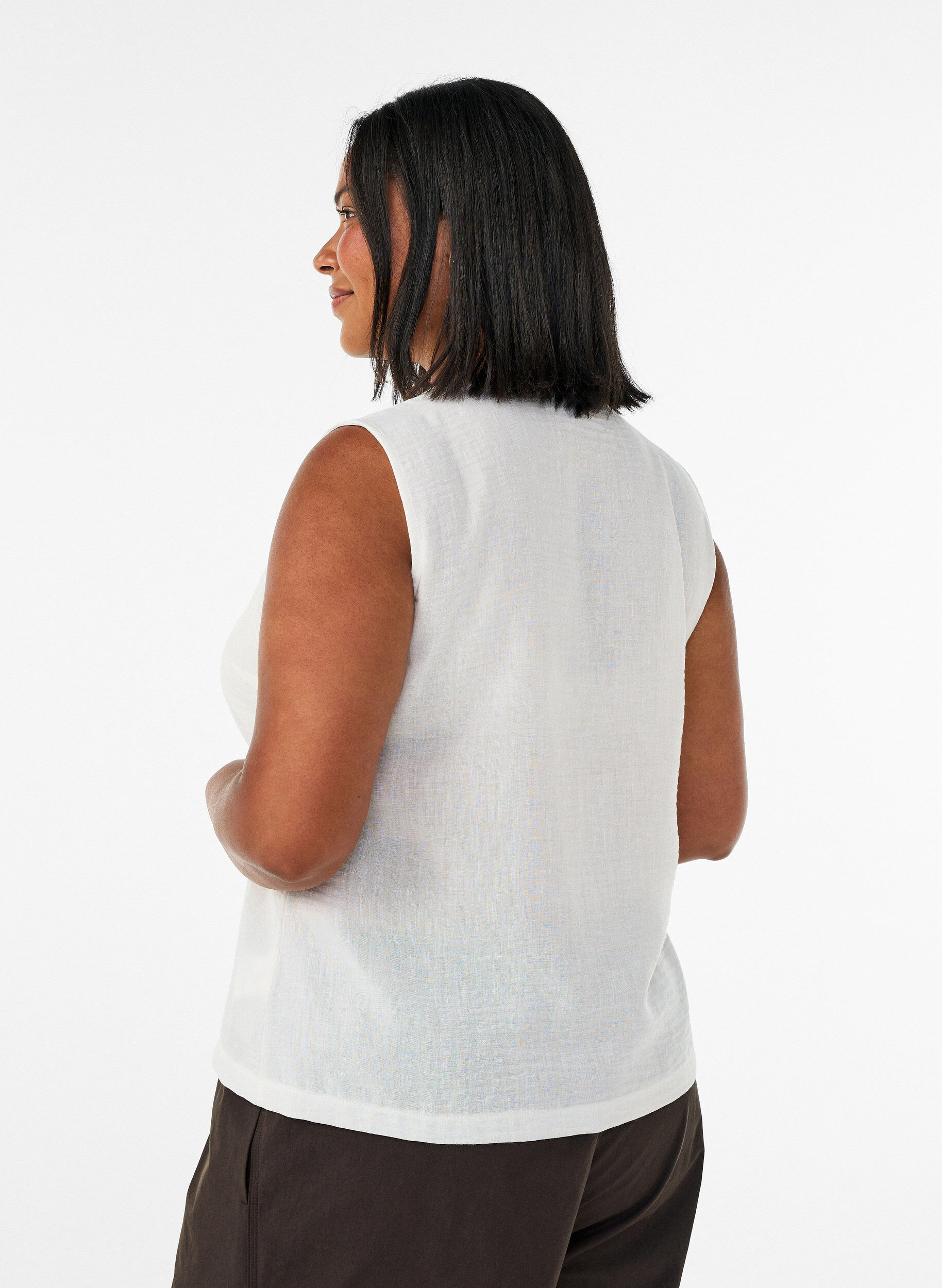 ZizziMouwloos vest met V-hals en knopen, Vanille, Model image number 2