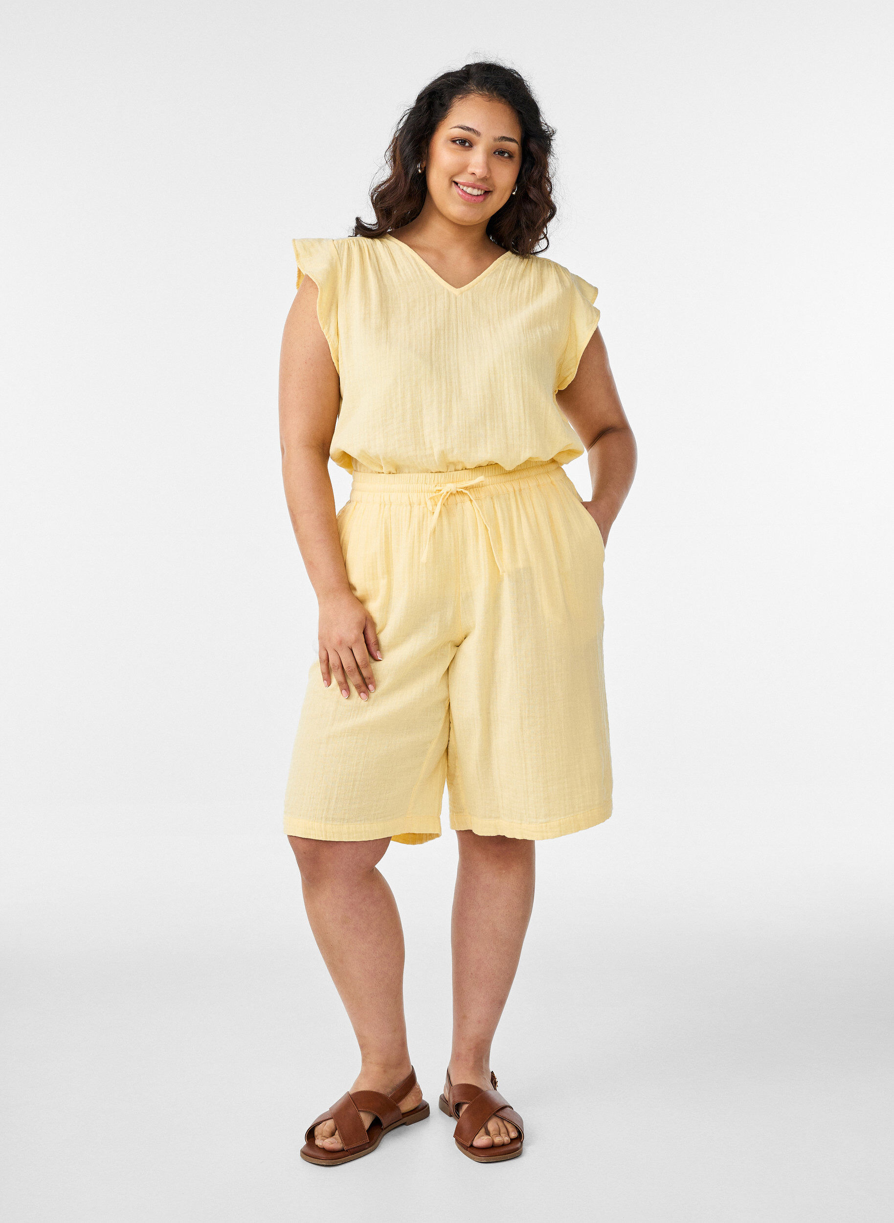 ZizziTop sans manches en mousseline de coton avec volants, Jaune clair, Model image number 1