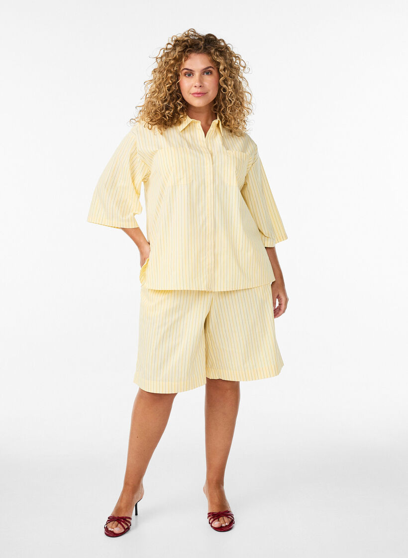 Gestreepte blouse in een los pasvorm, Geel, Model