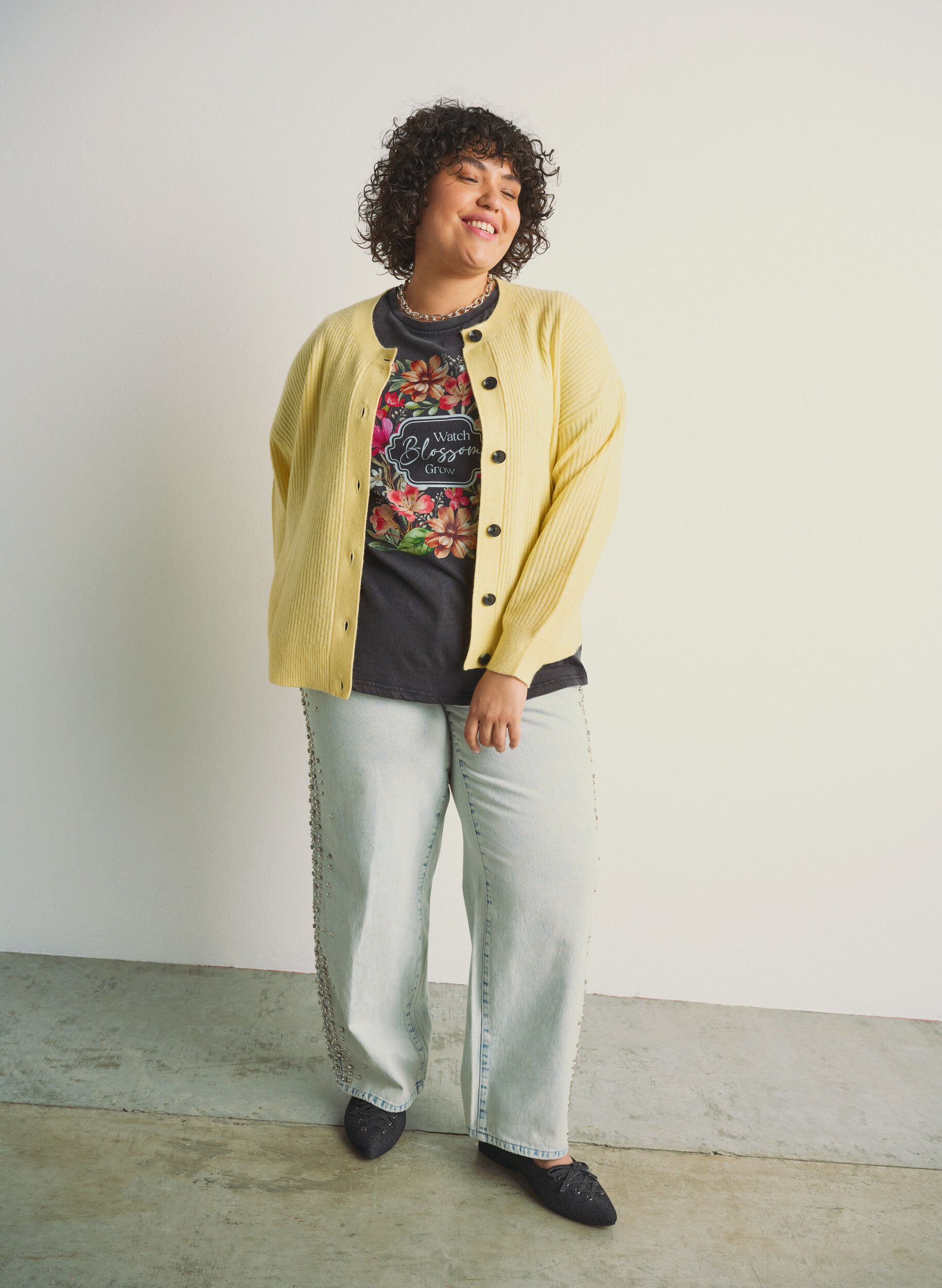 ZizziVest van ribtricot met knopen, Geel, Image image number 0