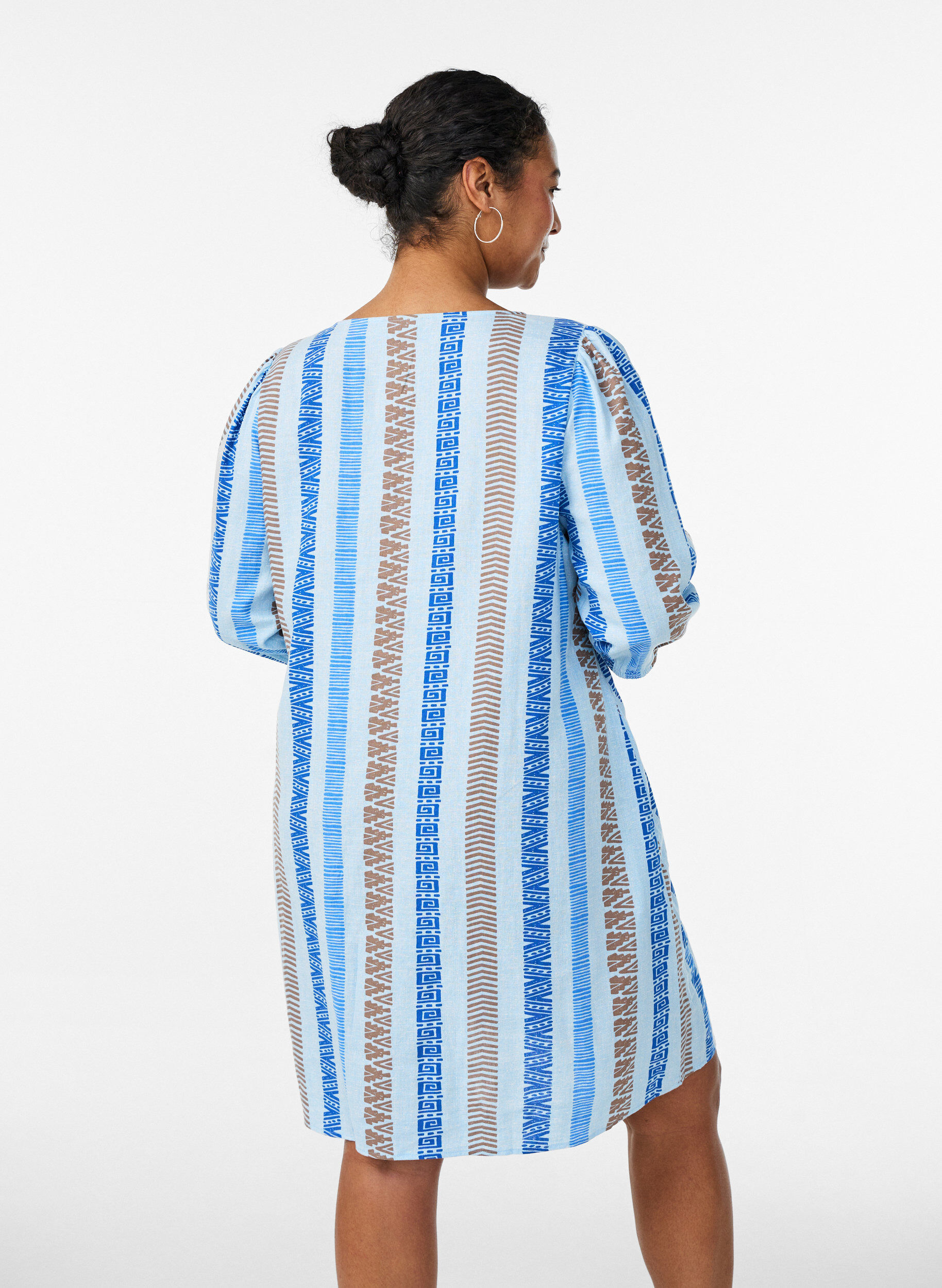ZizziKorte jurk in linnen en viscose met 3/4 mouwen, Blauw, Model image number 2