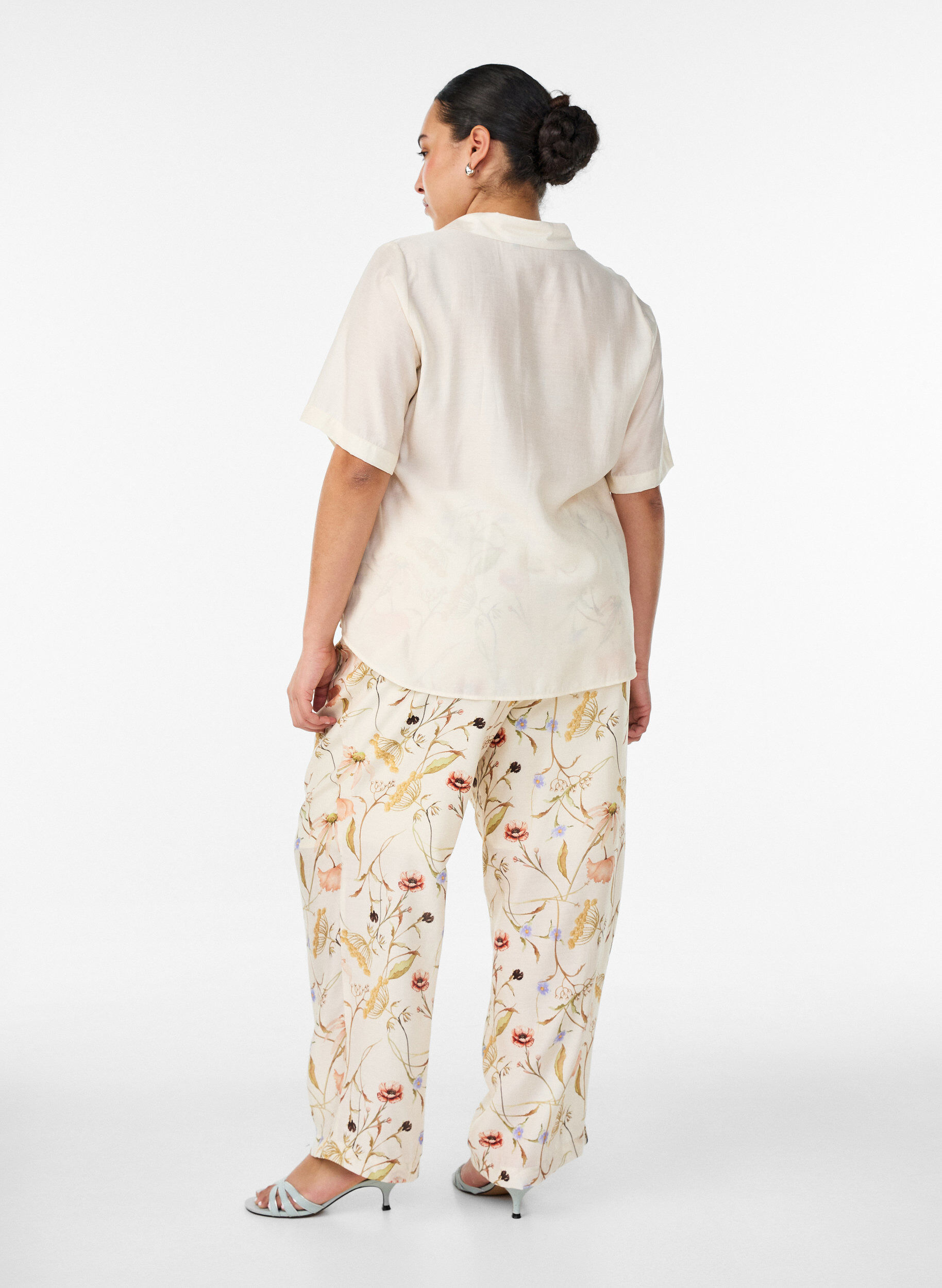 ZizziHigh-waist viscose broek met bloemenprint, Beige, Model image number 1