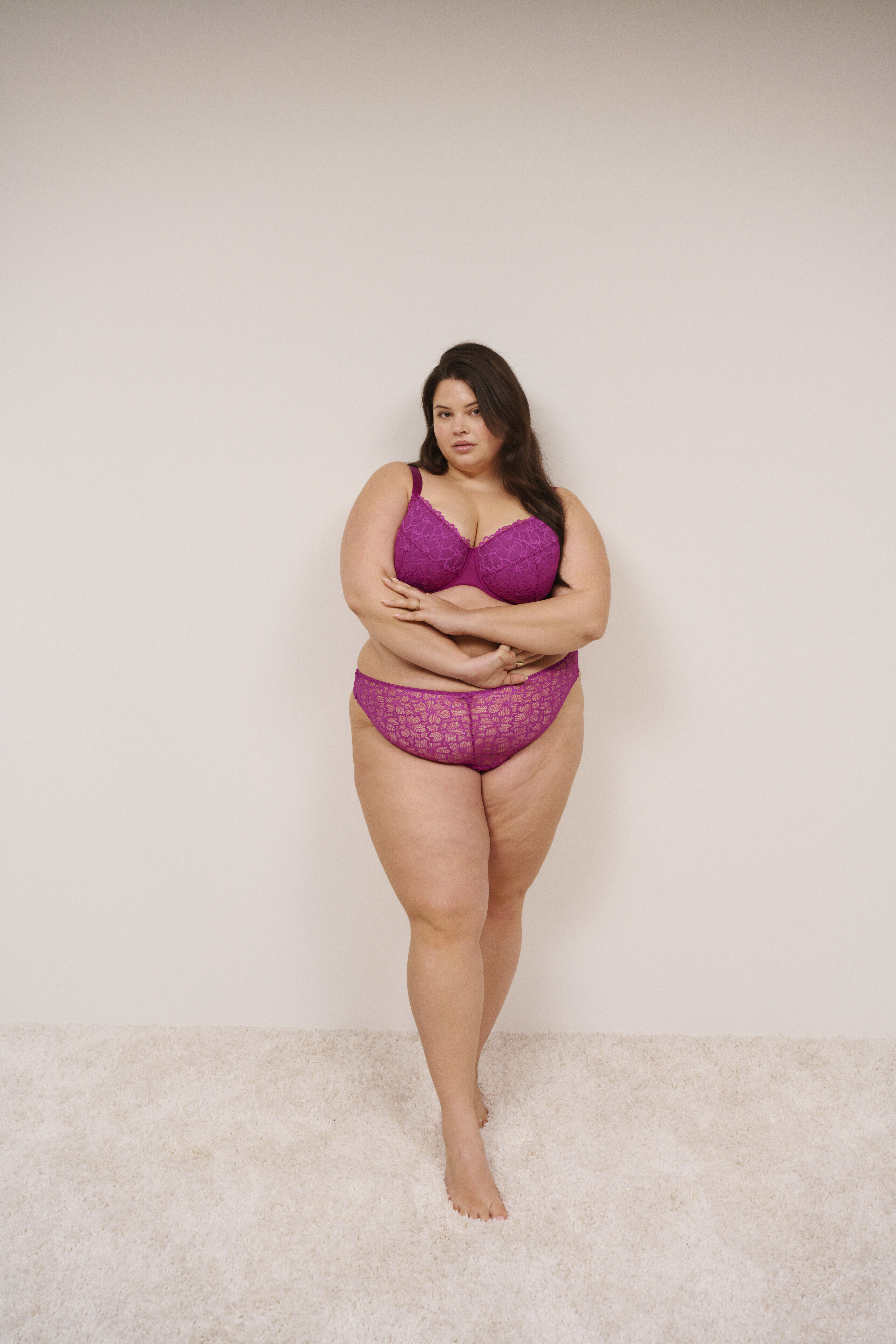 ZizziVrouwelijk bloemenmotief in fuchsia, , Model