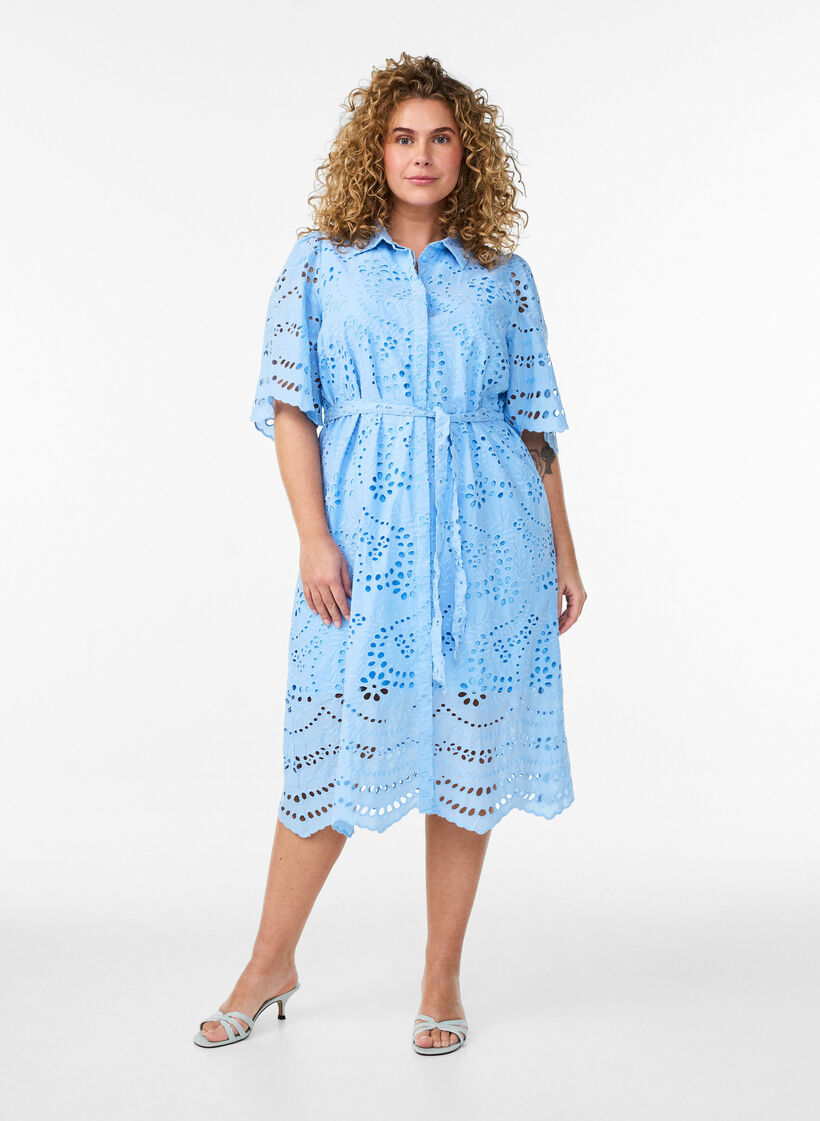 Blousejurk in broderie anglaise met strikceintuur, Blauw, Model