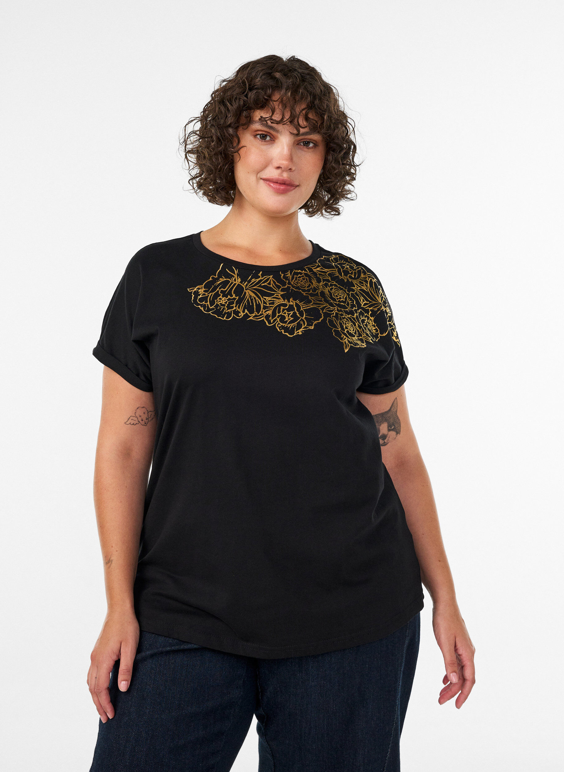 Katoenen T-shirt met bloemenprint, Zwart, Model