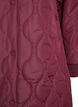 Halflange gewatteerde jas met een capuchon, Rood, Packshot image number 2
