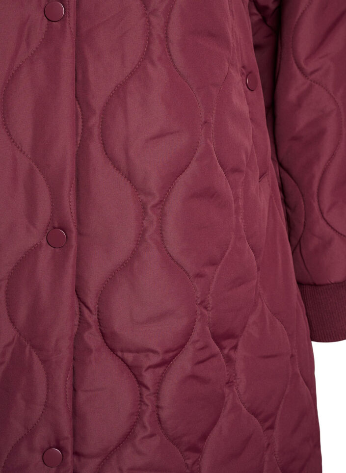 Halflange gewatteerde jas met een capuchon, Rood, Packshot image number 2