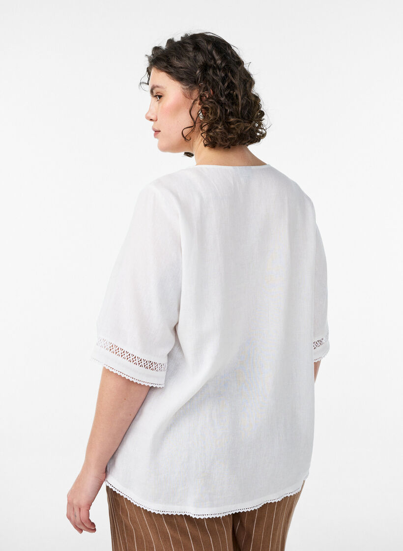 Blouse en lin et viscose avec des d&eacute;tails au crochet, Blanc, Model image number 2