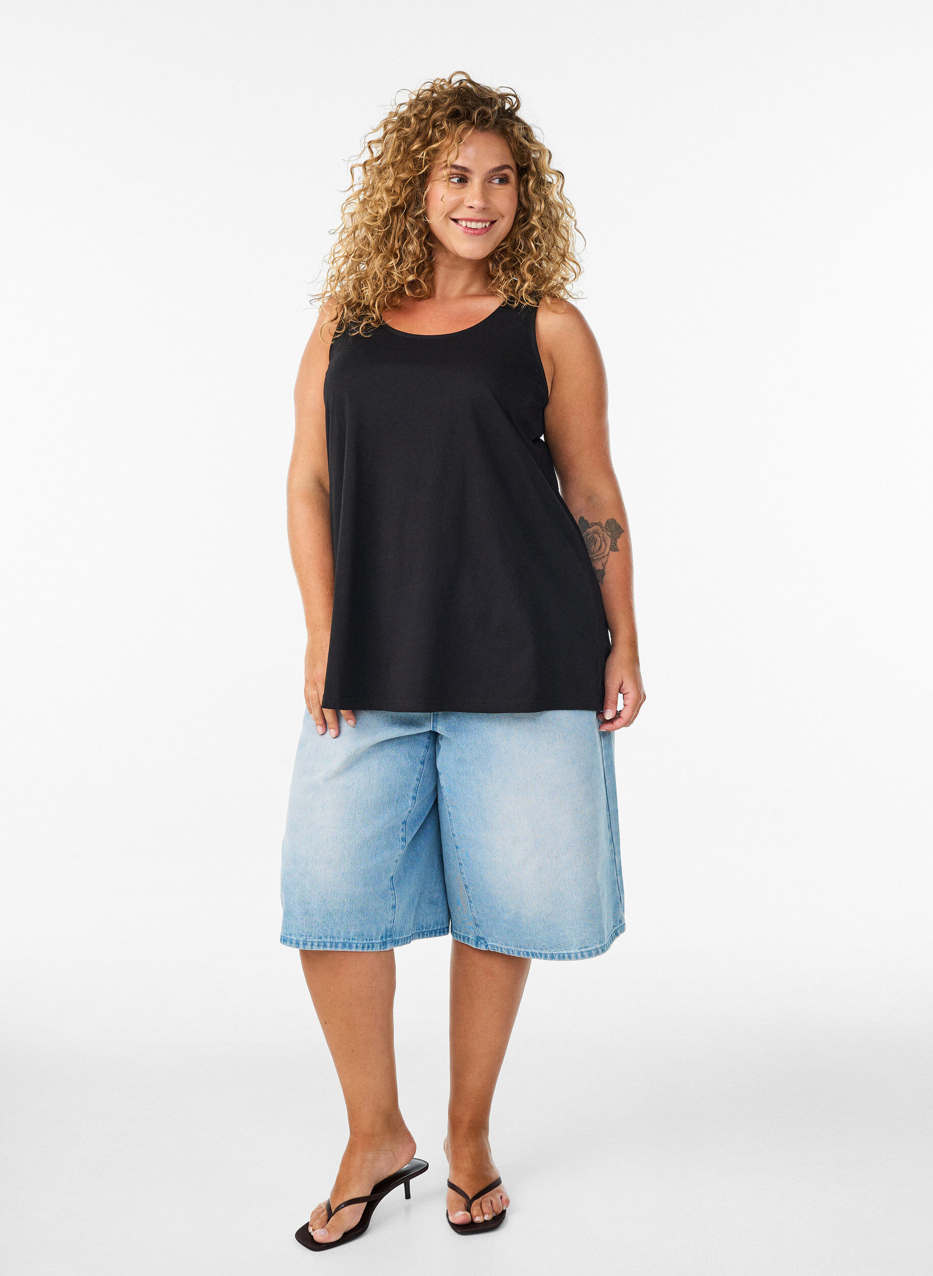 ZizziKatoenen top met a-vorm, Zwart, Model image number 1