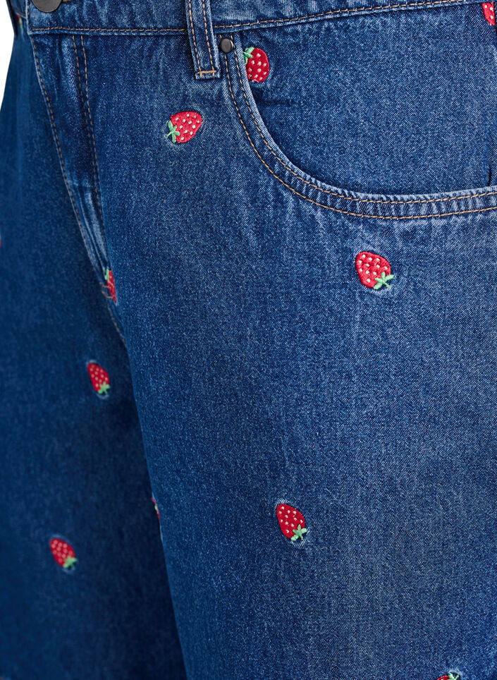 Korte spijkerbroek met geborduurde aardbeien, B. D. Strawberries, Packshot