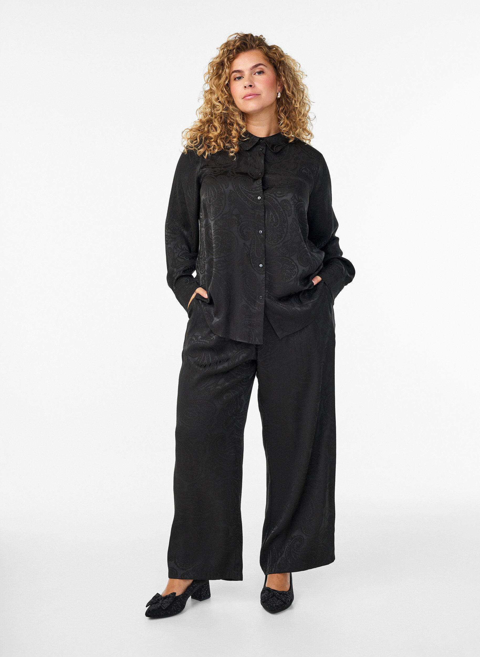 Losse broek met paisleypatroon en hoge taille, Zwart, Model
