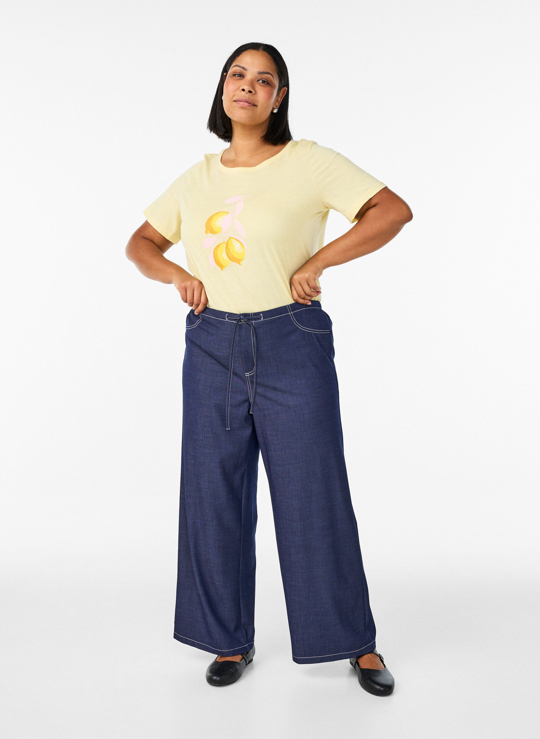 Zizzi T-shirt imprim&eacute;, Jaune, Model image number 1