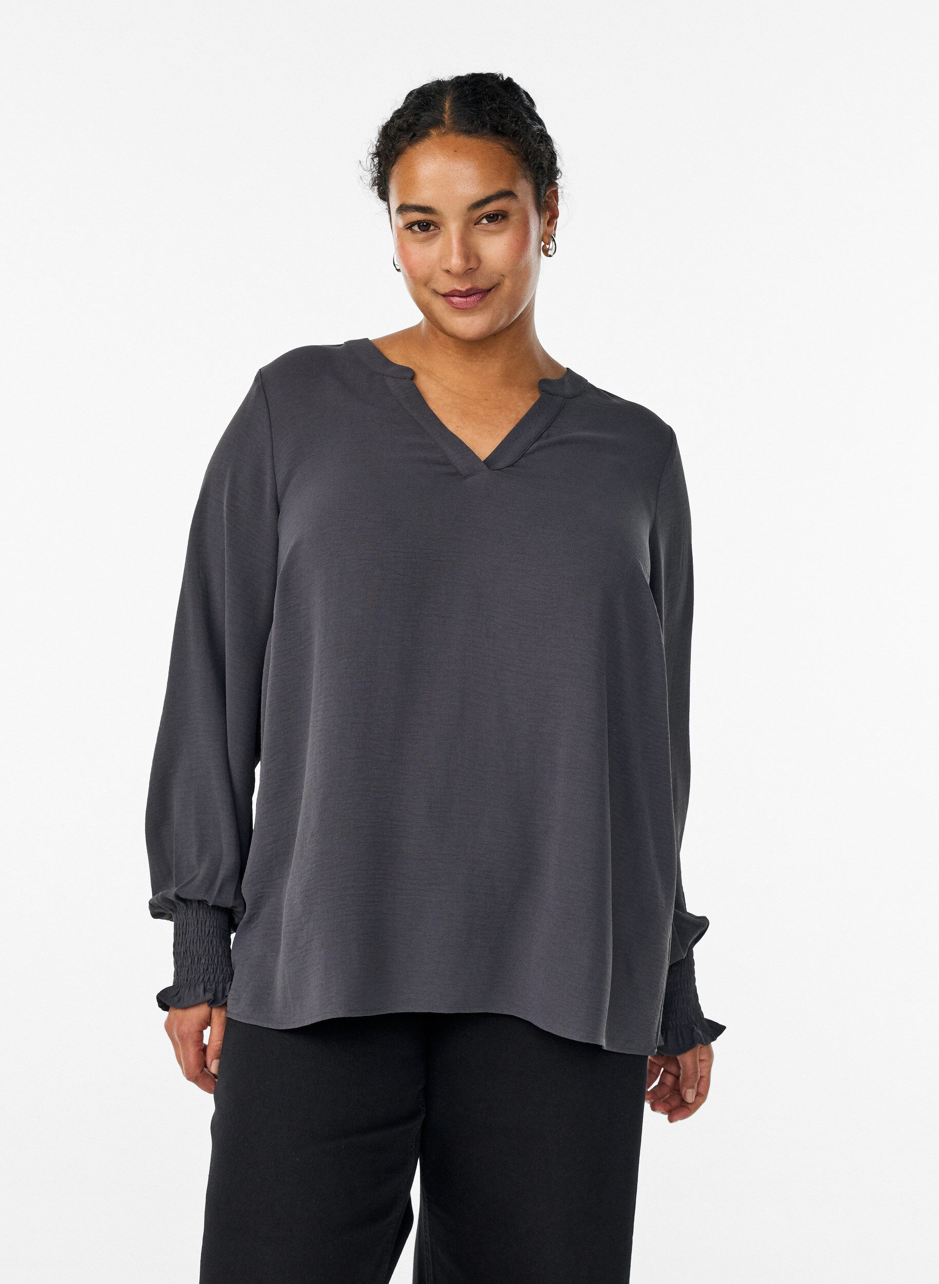 Blouse met smockmanchetten en V-hals, Grijs, Model