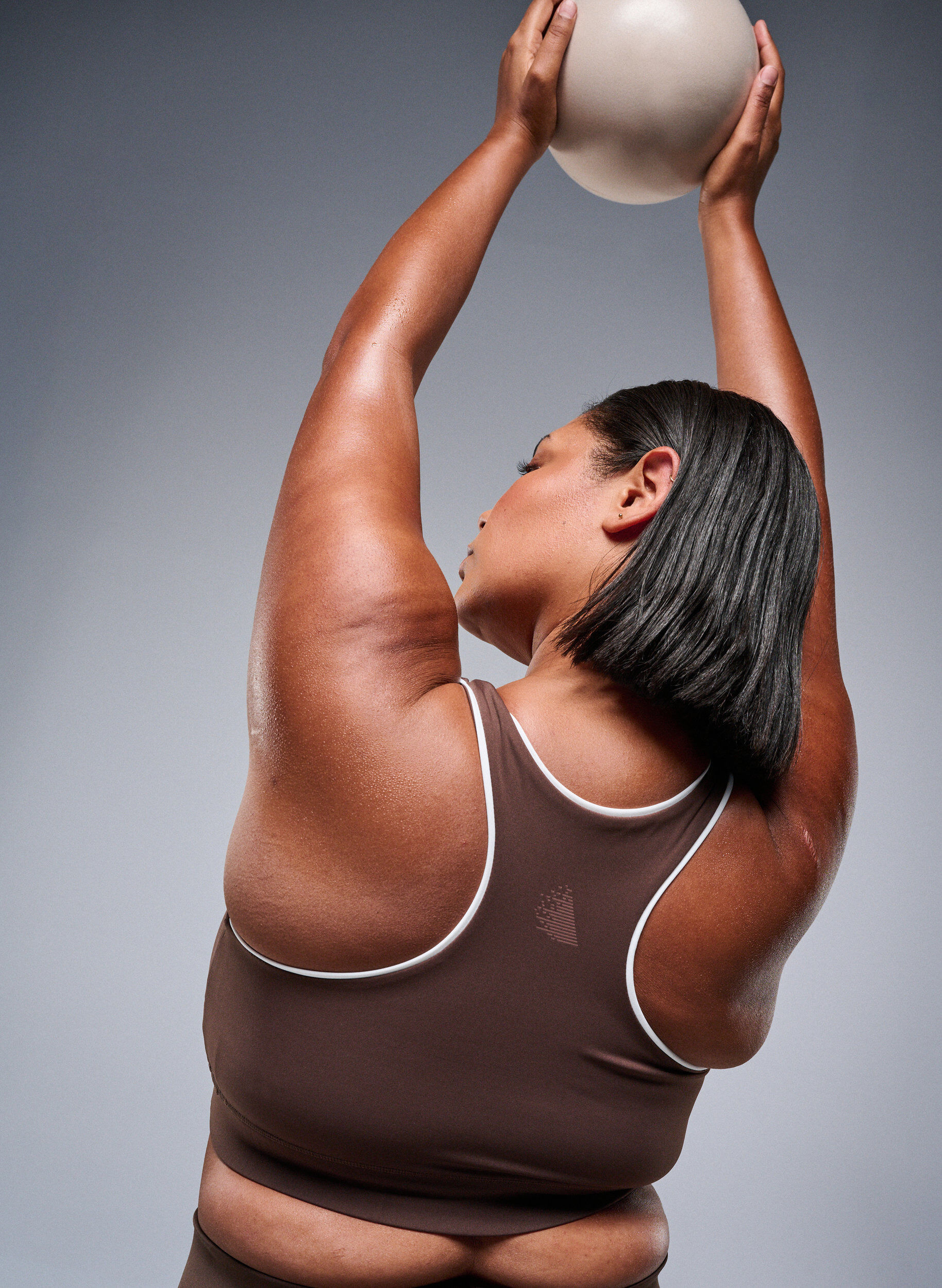 ZizziRacerback sport-bh met contrasterende biezen, Bruin, Image image number 0
