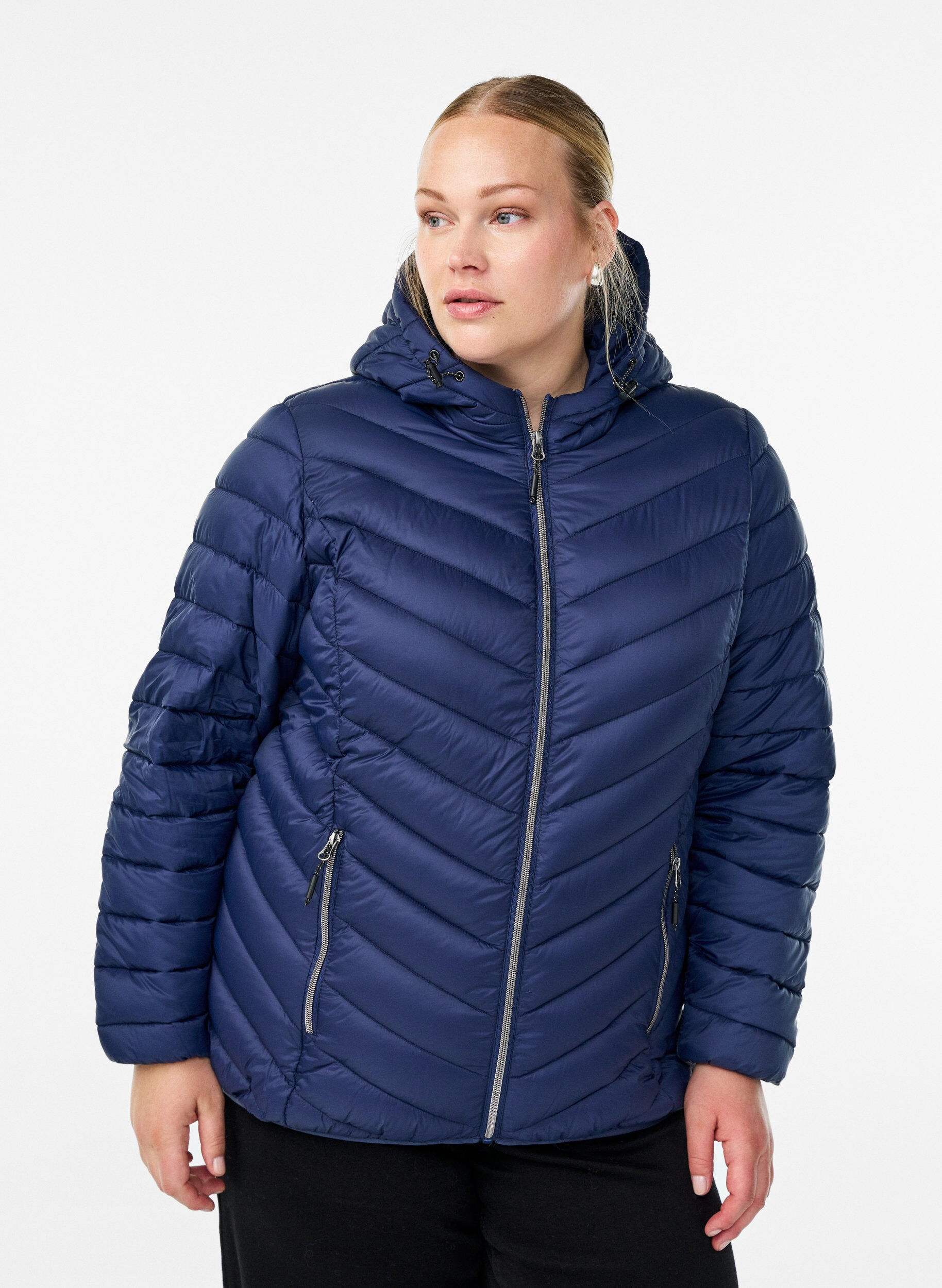 ZizziGewatteerd lichtgewicht jack met capuchon, Blauw, Model image number 0