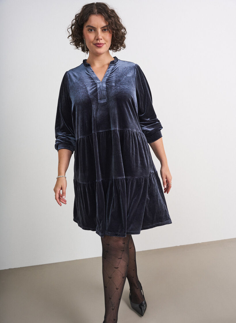 Veloursjurk met lange mouwen en een ruchekraag, Blauw, Model image number 0