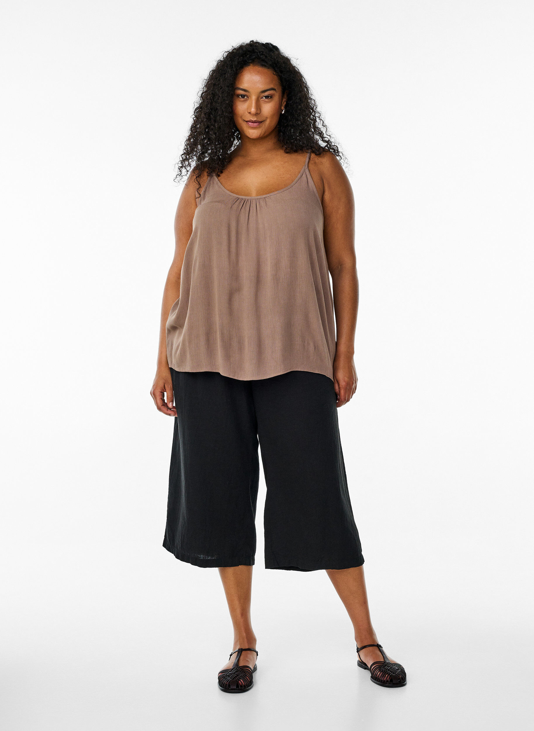 ZizziStrap top in viscose, Bruin, Model image number 1