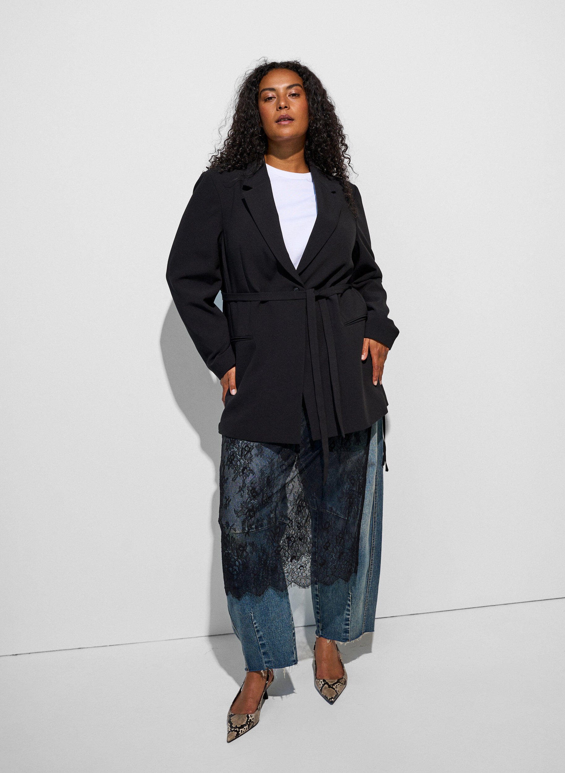 ZizziBlazer met afneembare strikceintuur, Zwart, Model image number 1