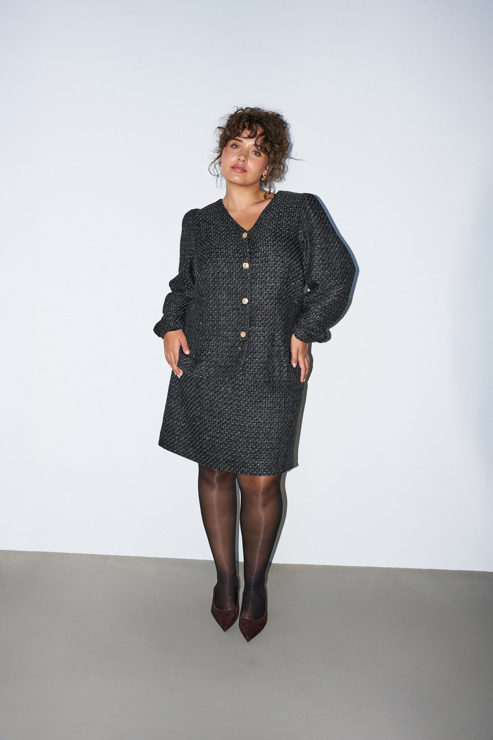ZizziKorte boucl&eacute;rok met pailletten, Zwart, Model image number 1