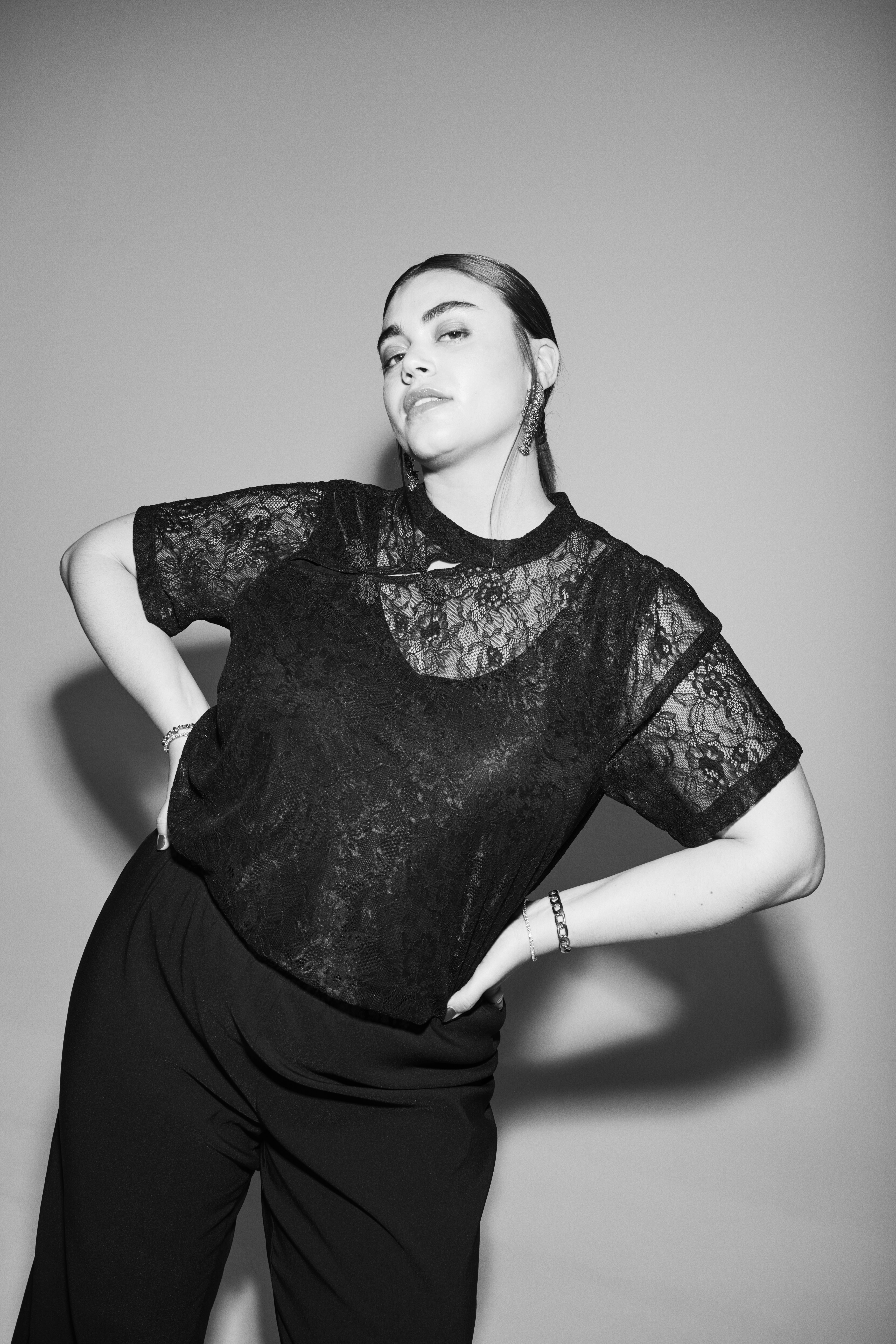 Blonde blouse met details, , Model