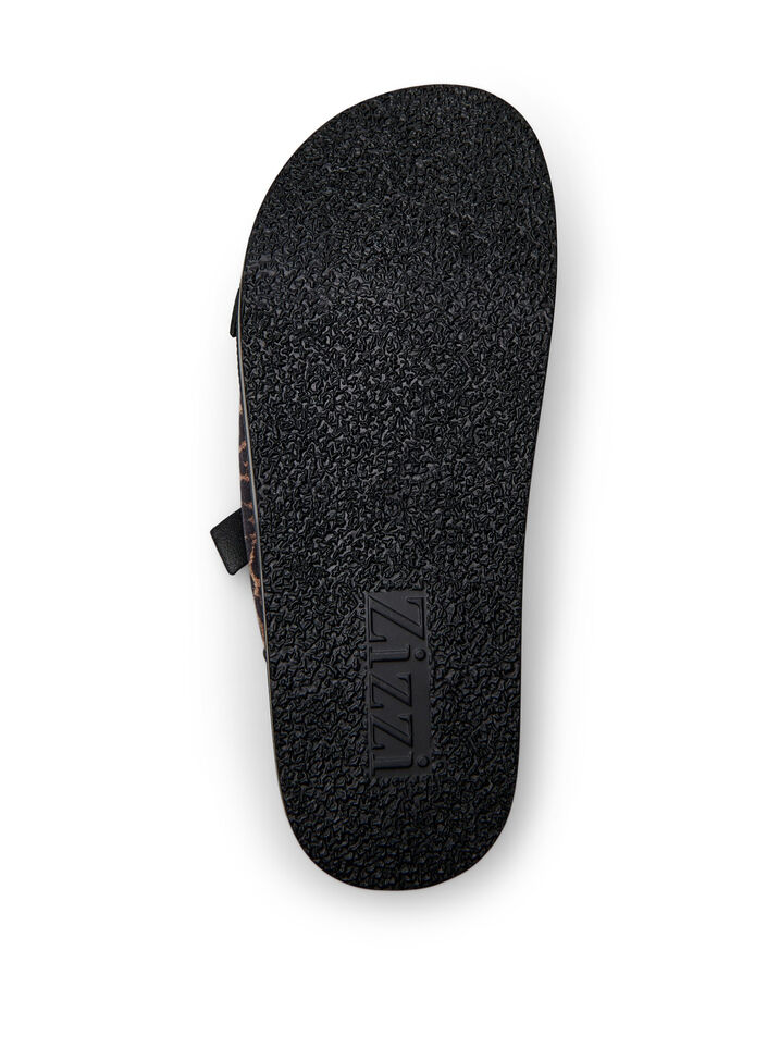 Wide fit - Slip-on sandalen met studs, Leopard AOP, Packshot