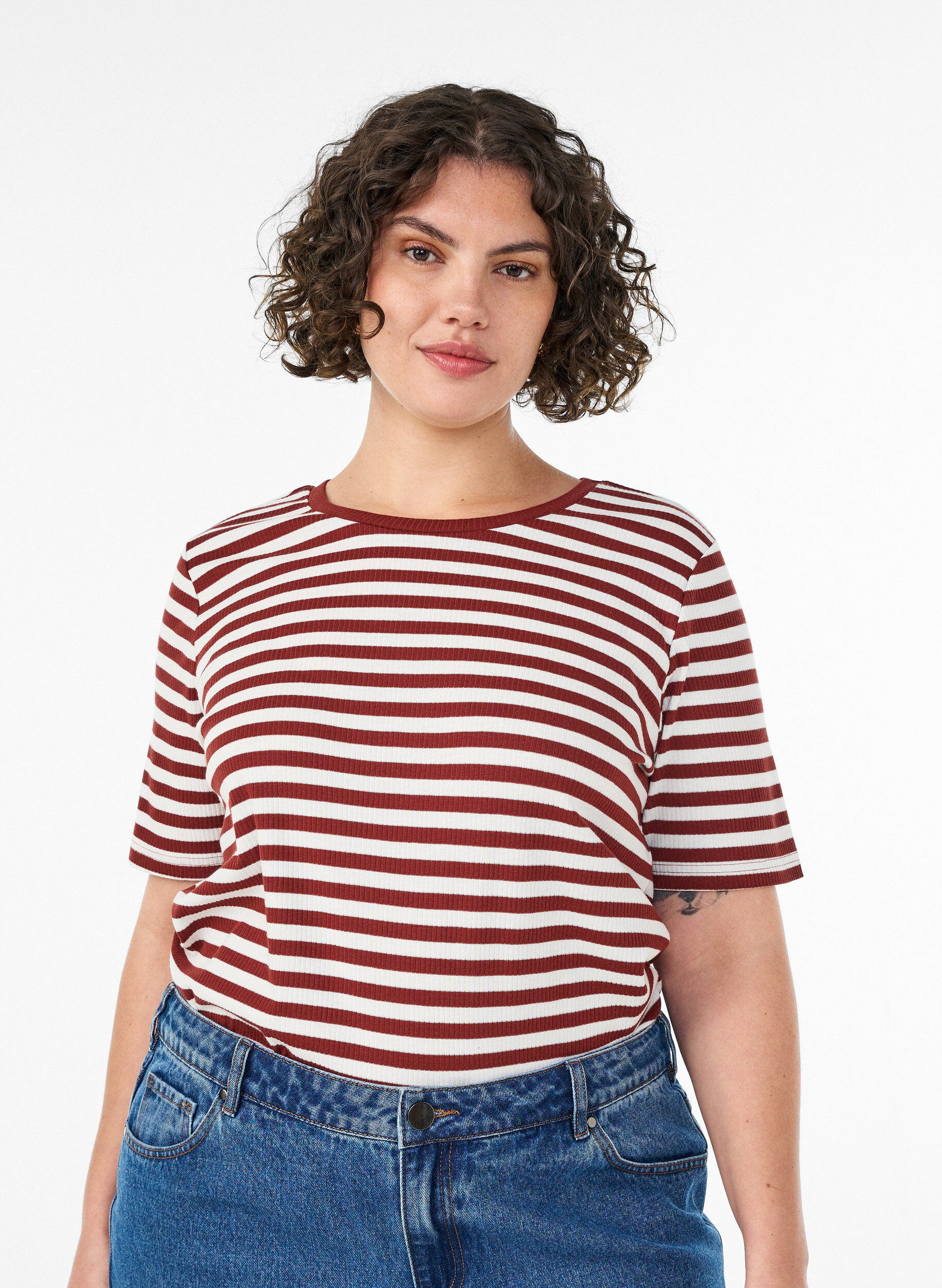 Gestreept T-shirt met geribbelde textuur, Rood, Model