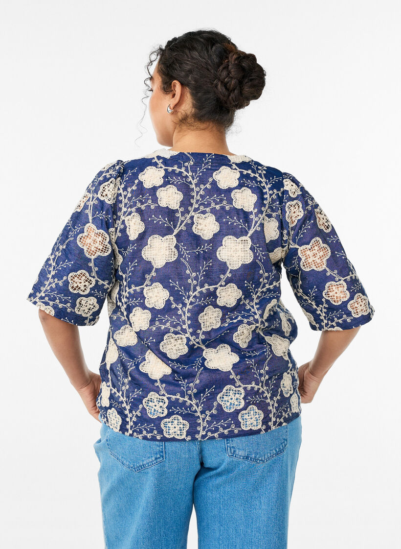 Blouse met V-hals en geborduurd patroon, Blauw, Model image number 2
