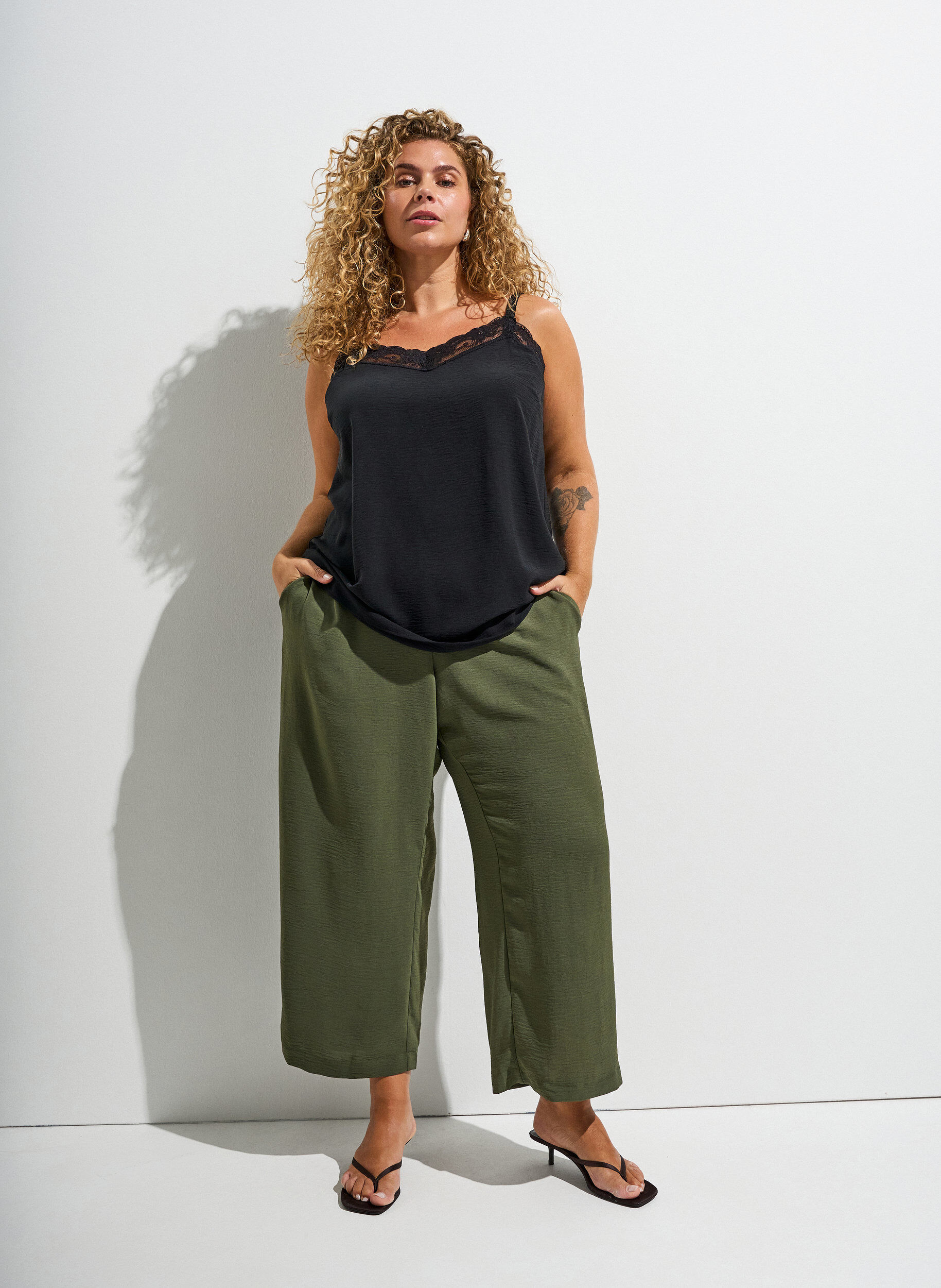 Zizzi Jupe-culotte taille haute avec dos &eacute;lastiqu&eacute;, Vert, Image image number 0