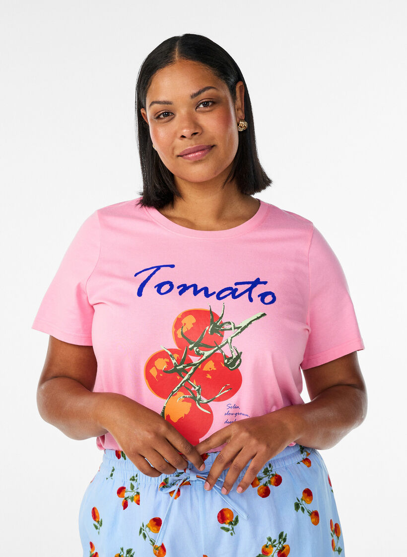 T-shirt van biologisch katoen met tomatenprint, Roze, Model