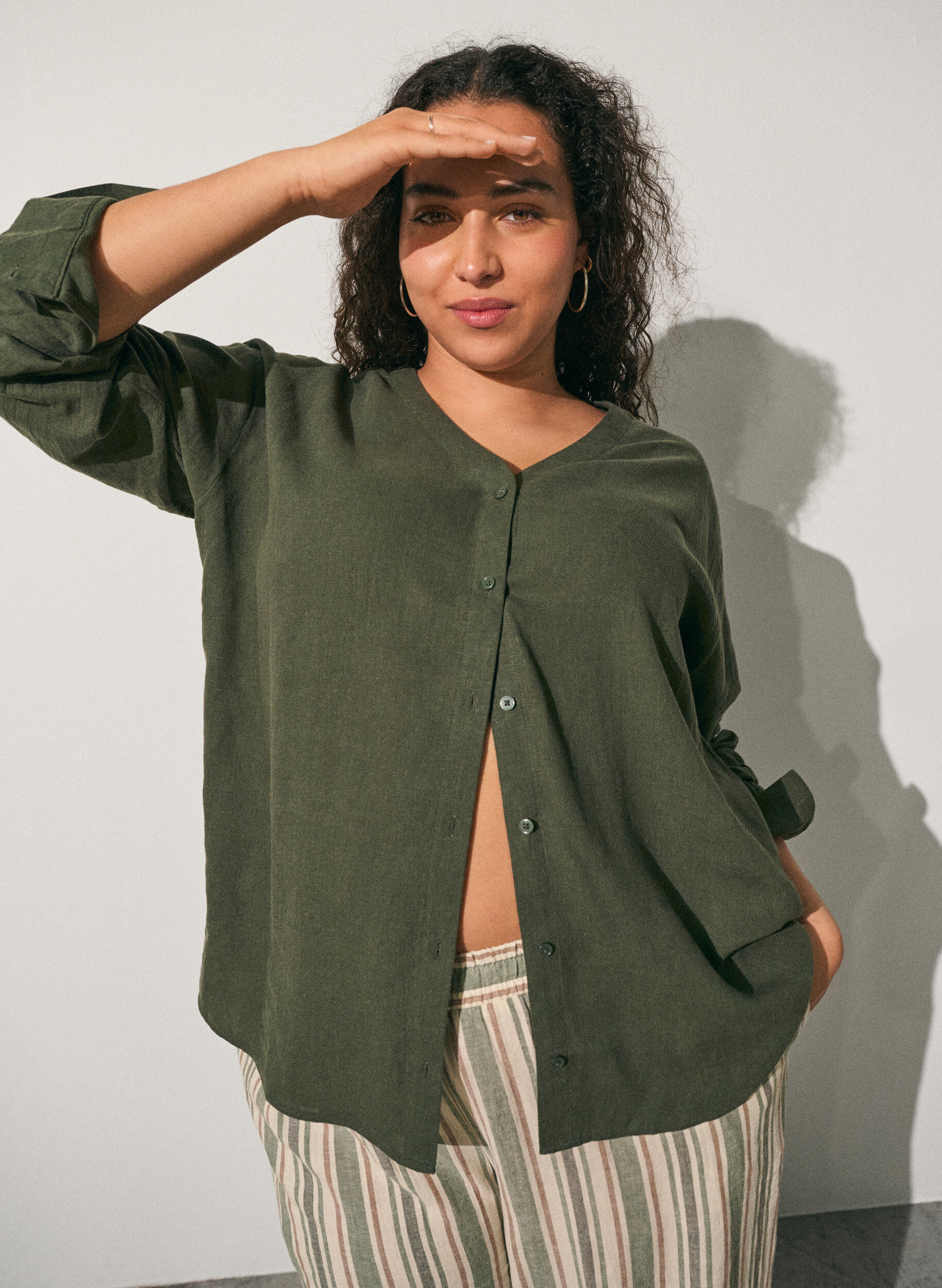 ZizziBlouse in linnen en viscose met V-hals, Groen, Image image number 0