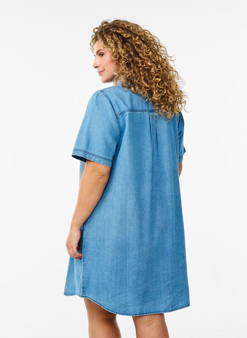 Robe chemise en denim &agrave; manches courtes, Bleu Clair, Model image number 2